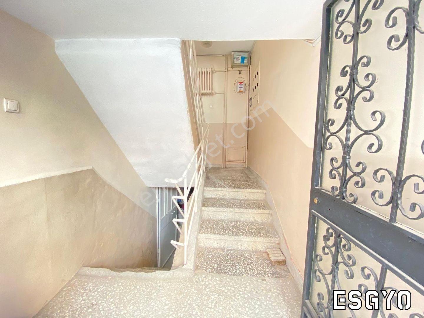 Esgyo'dan Kurtuluş Mh Vatan Caddesi Ara Sokağı 3+1 Kiralık Daire - Görsel 3