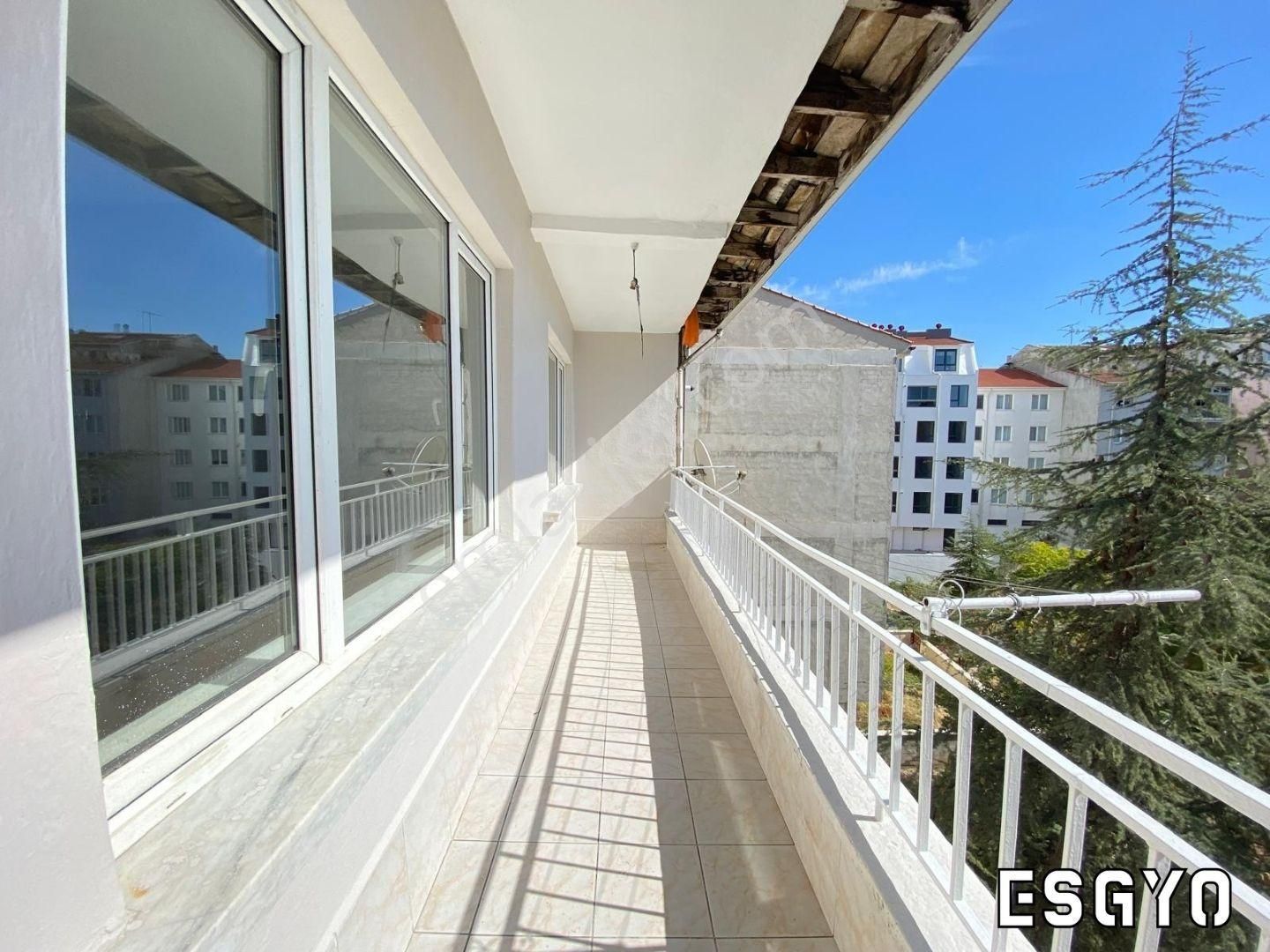 Esgyo'dan Kurtuluş Mh Vatan Caddesi Ara Sokağı 3+1 Kiralık Daire - Görsel 12