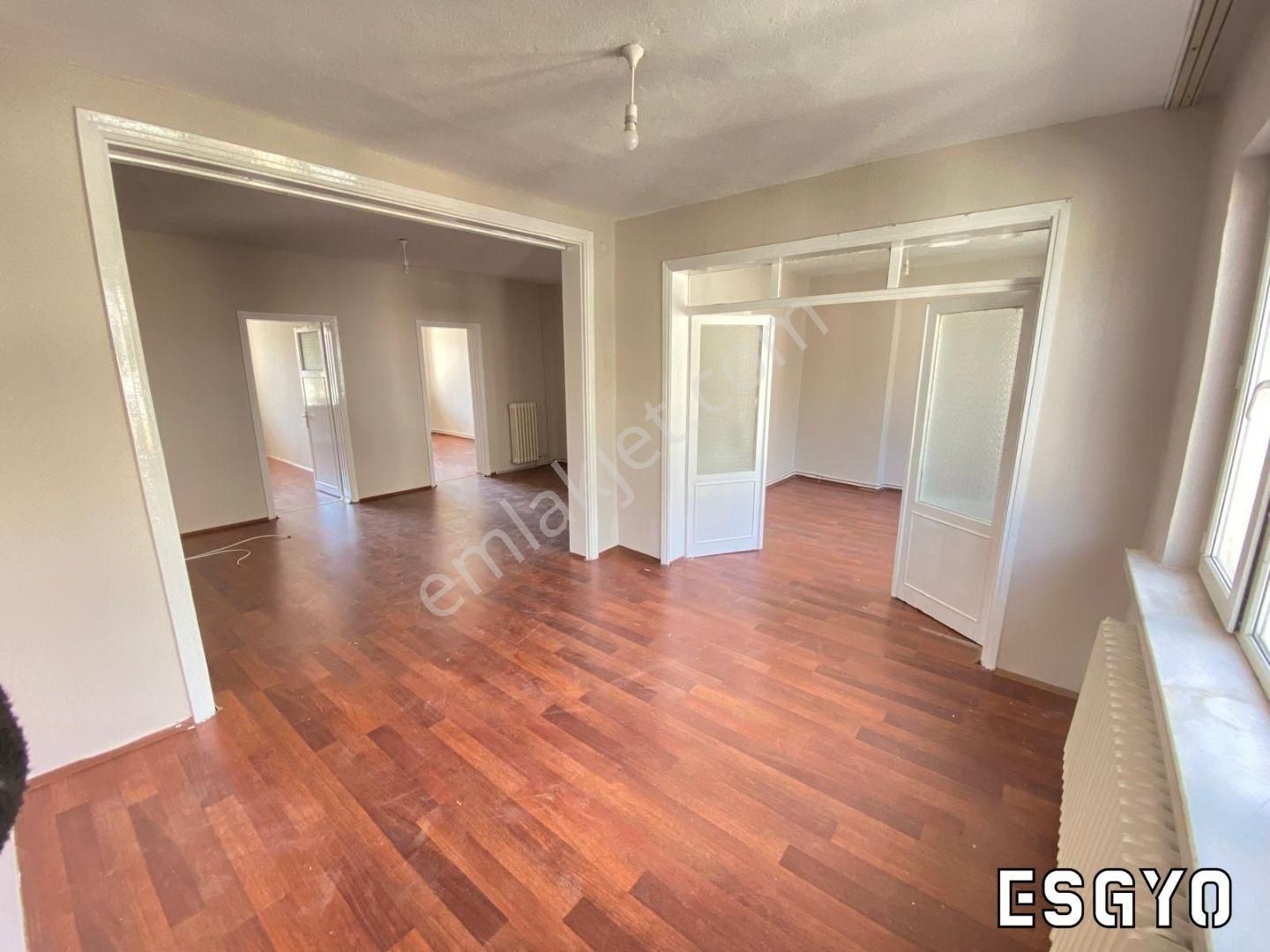 Esgyo'dan Kurtuluş Mh Vatan Caddesi Ara Sokağı 3+1 Kiralık Daire - Görsel 24