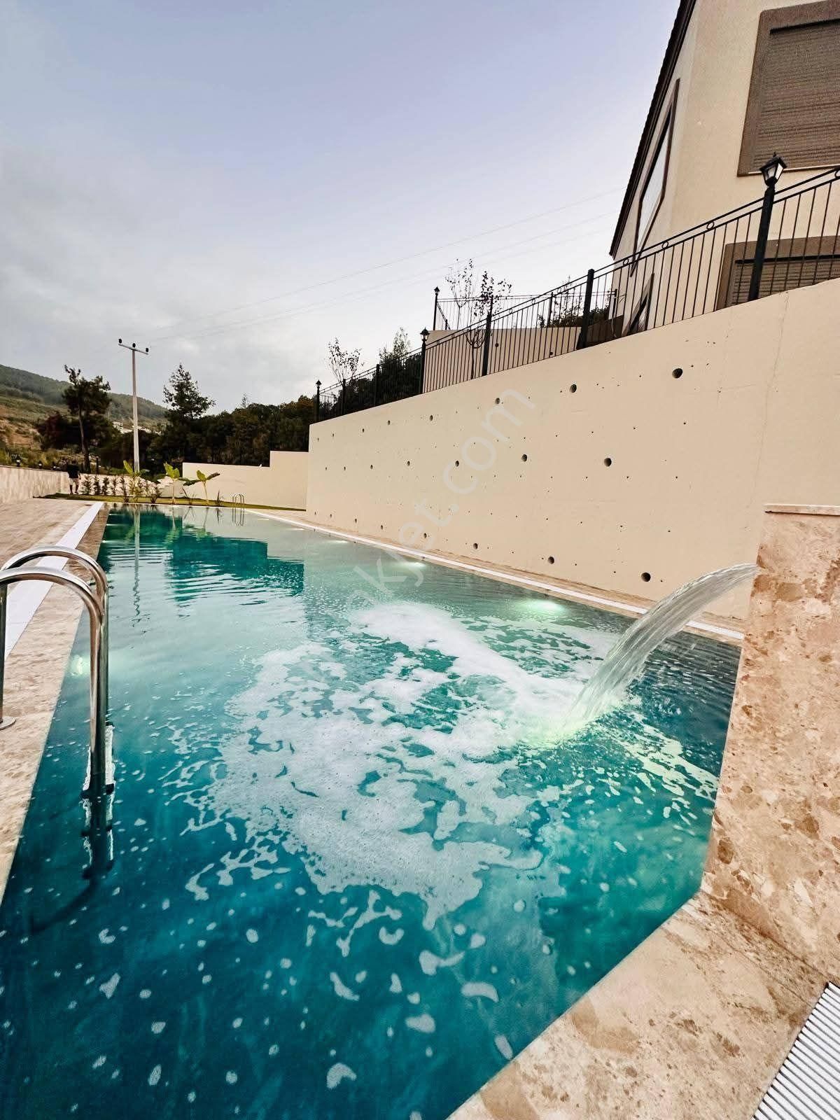 Ağaçlı Köyünde 3+1 Yerden Isıtmalı Akıllı Ev Sistemli Otamatik Panjurlu Havuzlu Satılık Daire - Görsel 2