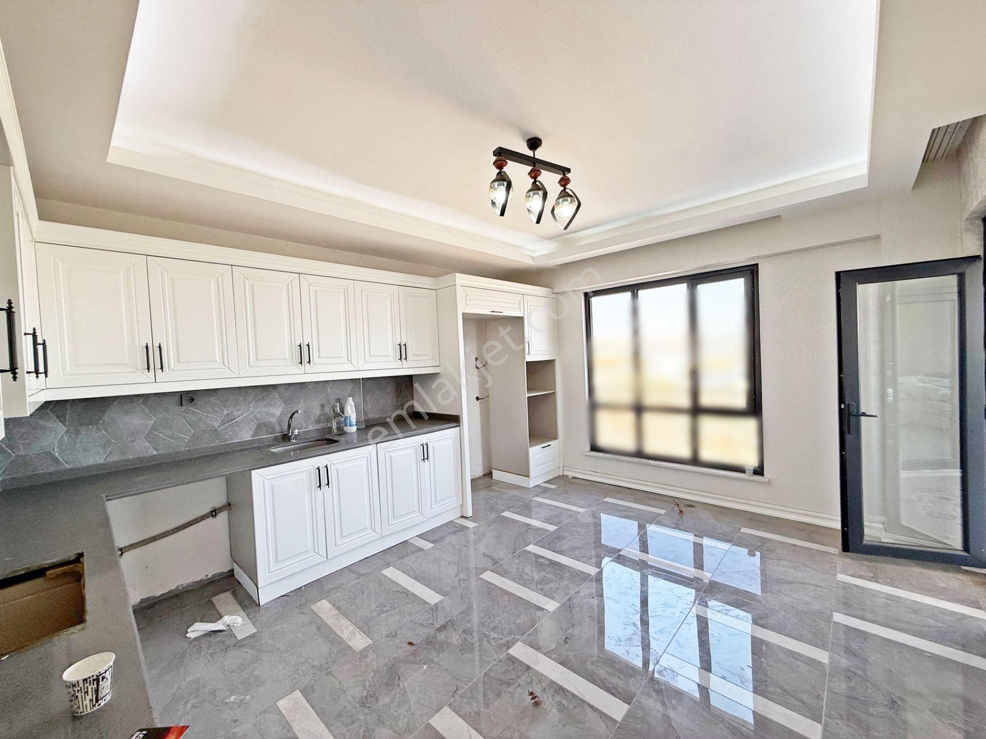 Karacaahmet'te Çift Balkon Çift Banyolu Ultra Lüx 3+1 Daire - Görsel 3