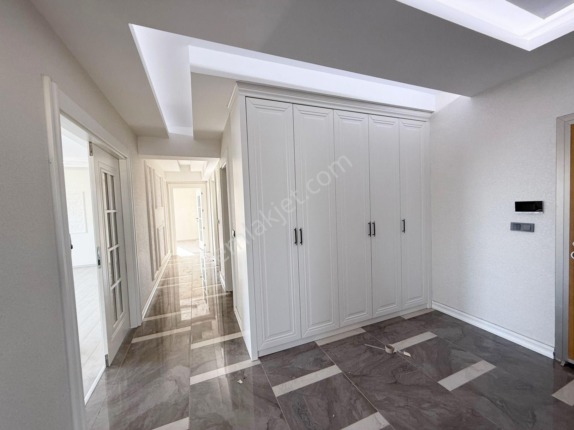 Karacaahmet'te Çift Balkon Çift Banyolu Ultra Lüx 3+1 Daire - Görsel 22