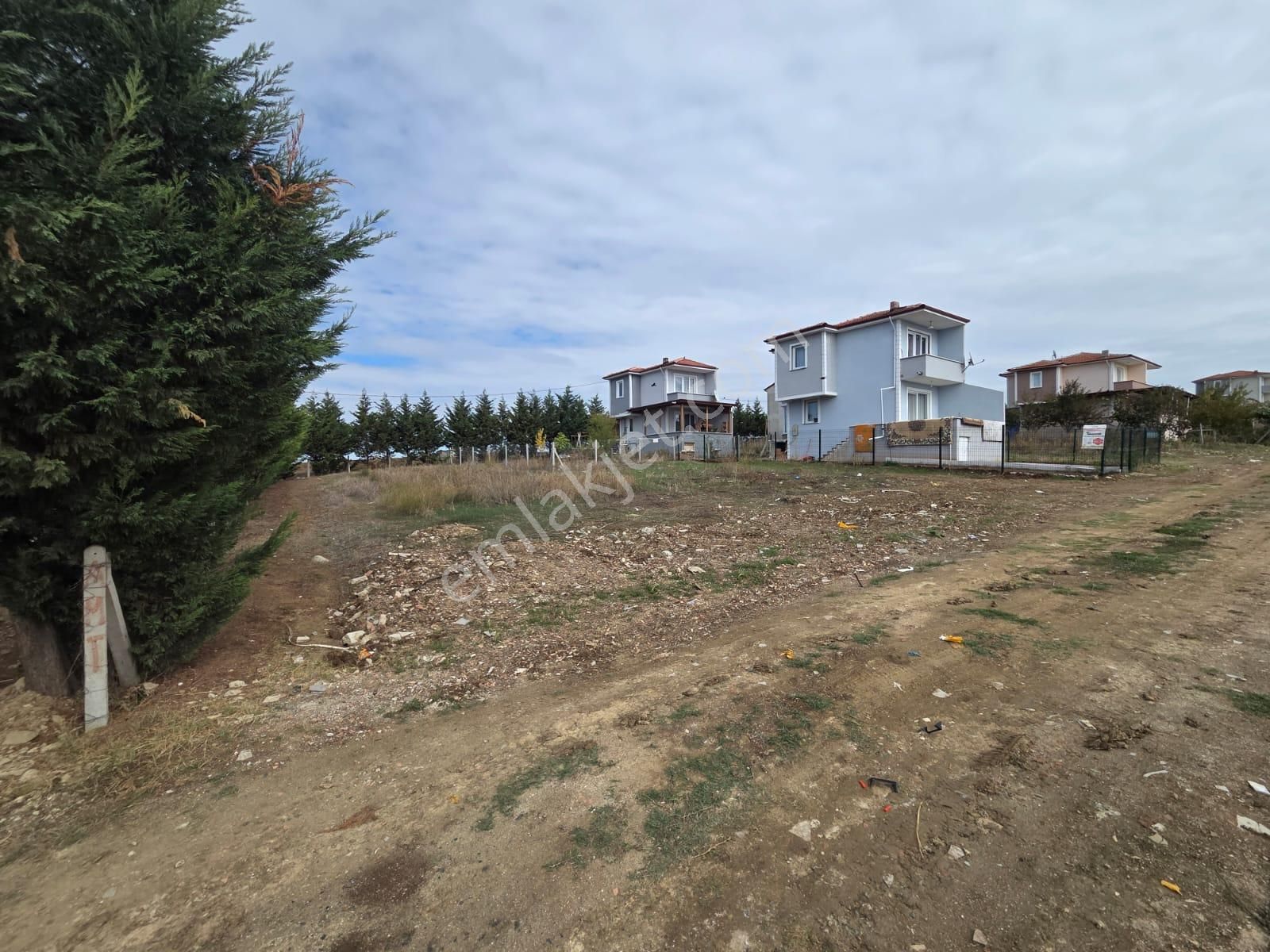 Haydar Emlaktan Bahgçelievlerde 249 M2 Köşe Villa Arsası - Görsel 3
