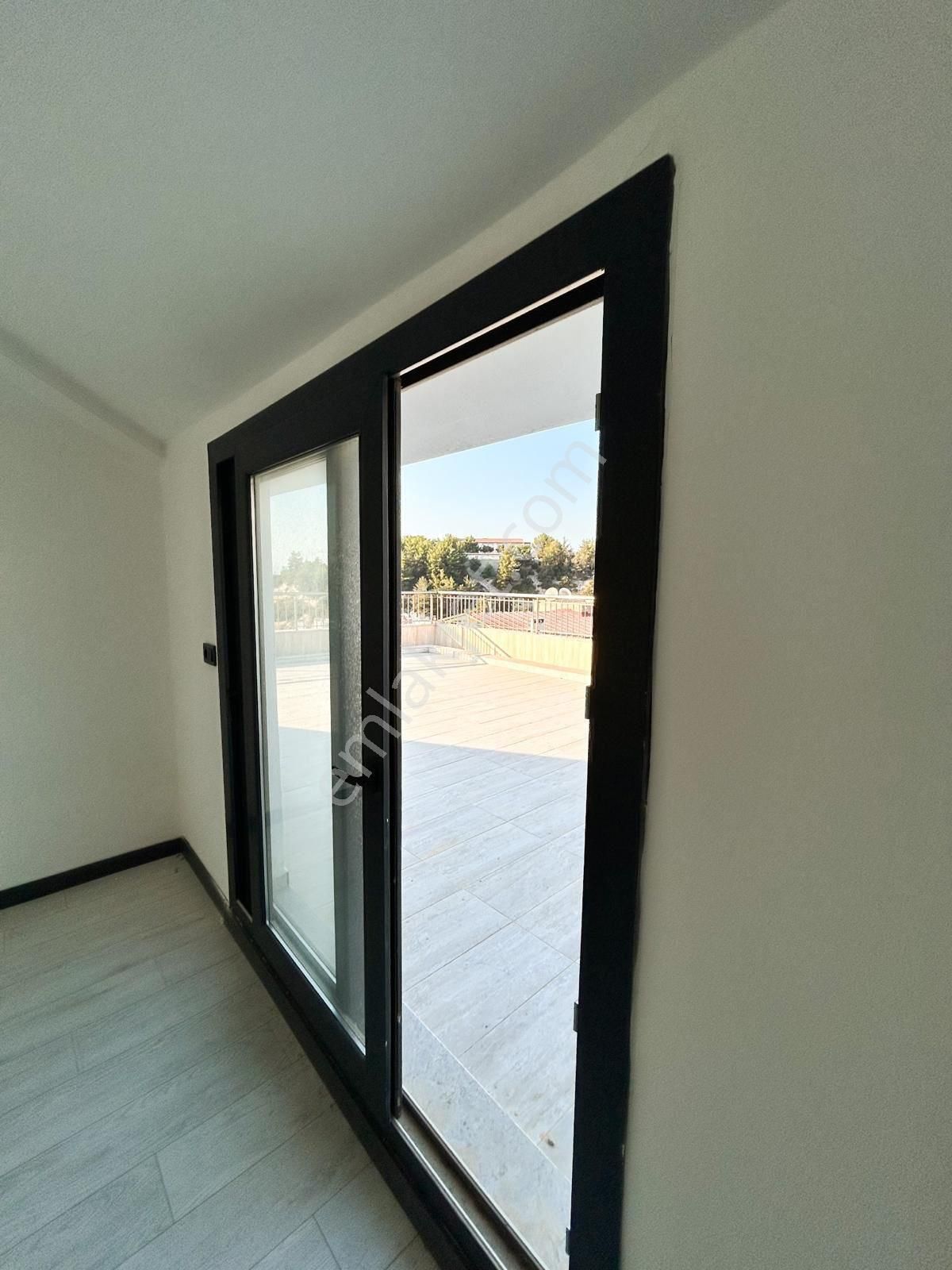 Kuşadası'nda Deniz Manzaralı Sıfır 3+1 Satılık Çatı Dubleks Daire - Görsel 17