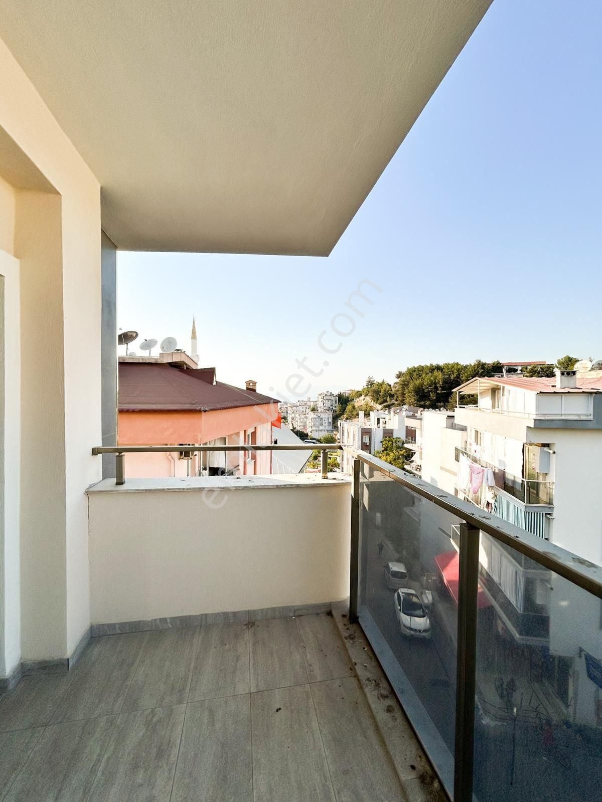 Kuşadası'nda Deniz Manzaralı Sıfır 3+1 Satılık Çatı Dubleks Daire - Görsel 31