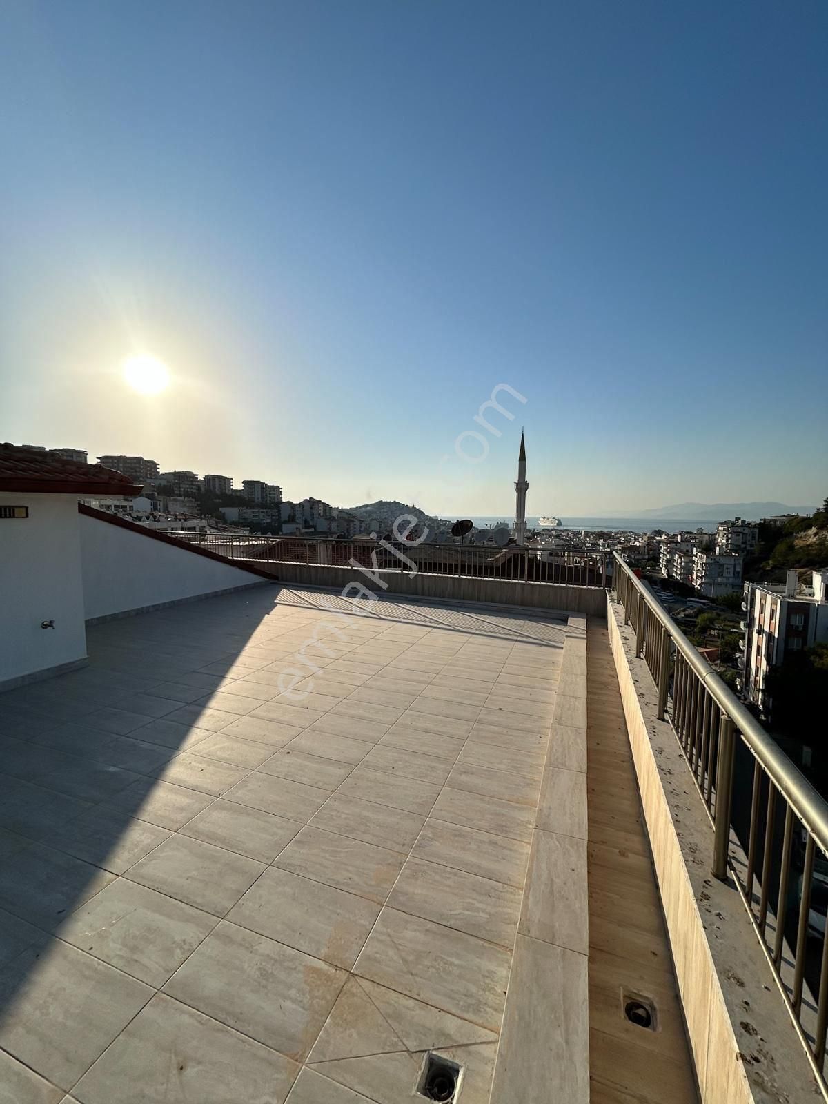 Kuşadası'nda Deniz Manzaralı Sıfır 3+1 Satılık Çatı Dubleks Daire - Görsel 27