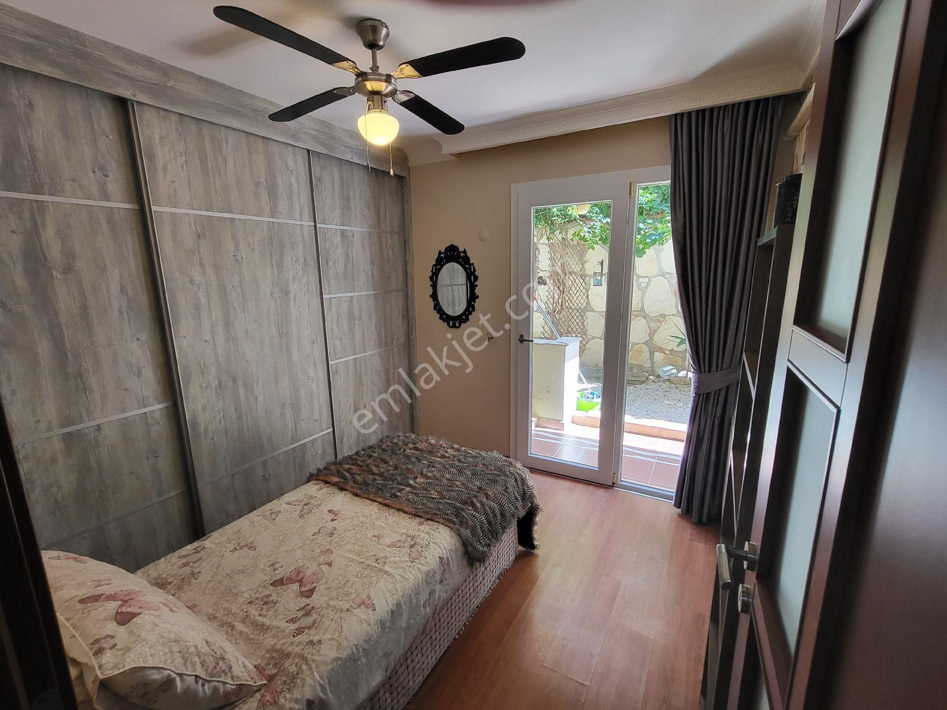 Kuşadası Ege Mahallesinin En Güzel Lokasyonunda Havuzlu , Güvenlikli , Otoparklı , 2+1 Bahçeli Daire - Görsel 21