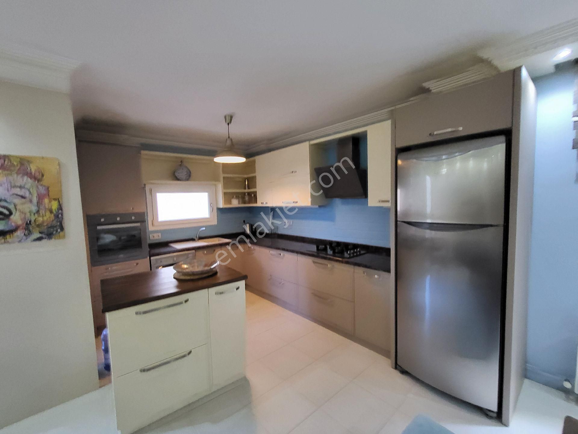 Kuşadası Ege Mahallesinin En Güzel Lokasyonunda Havuzlu , Güvenlikli , Otoparklı , 2+1 Bahçeli Daire - Görsel 10