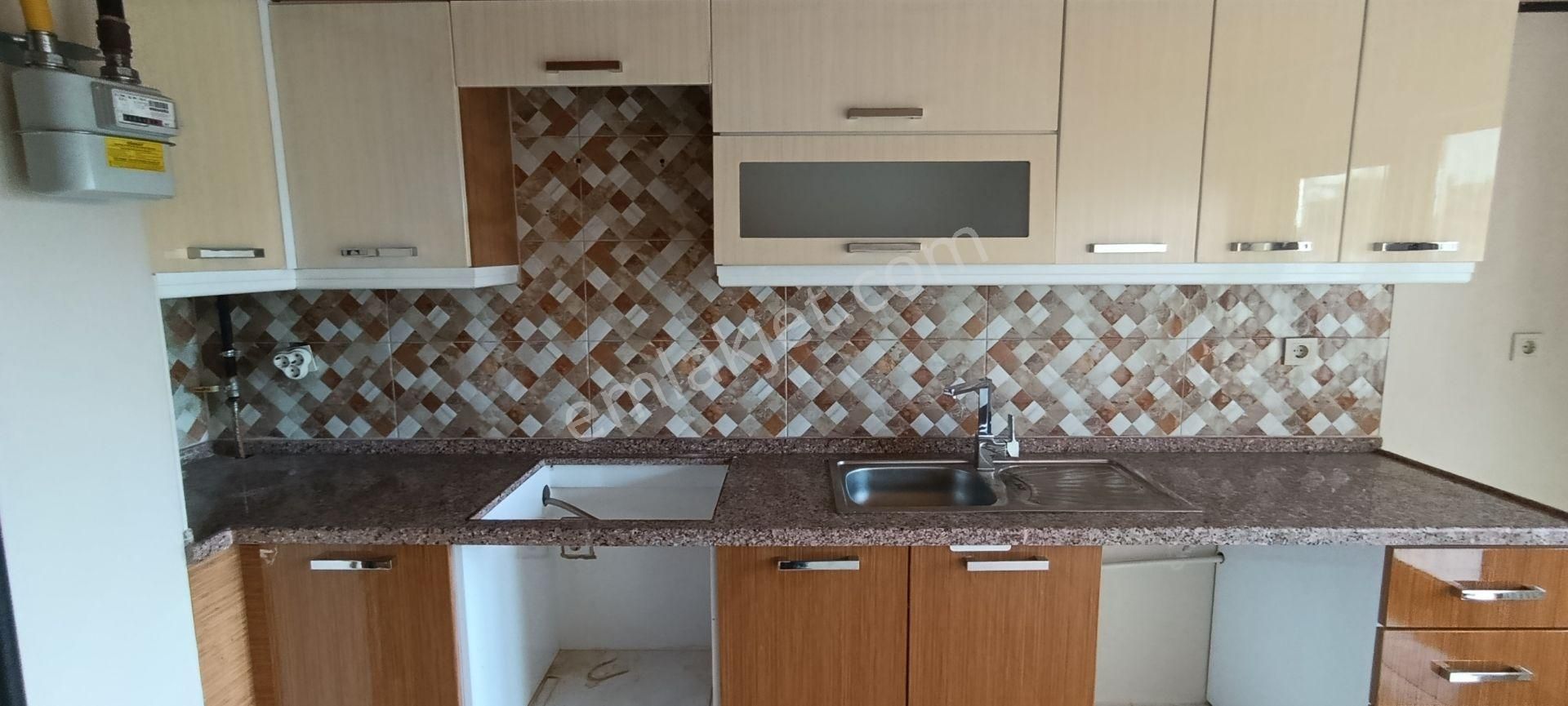 Gemlik Cumhuriyet Mah.de 2+1 Kiralık Daire Deniz Manzaralı Cad.yakın Asansörlü - Görsel 4