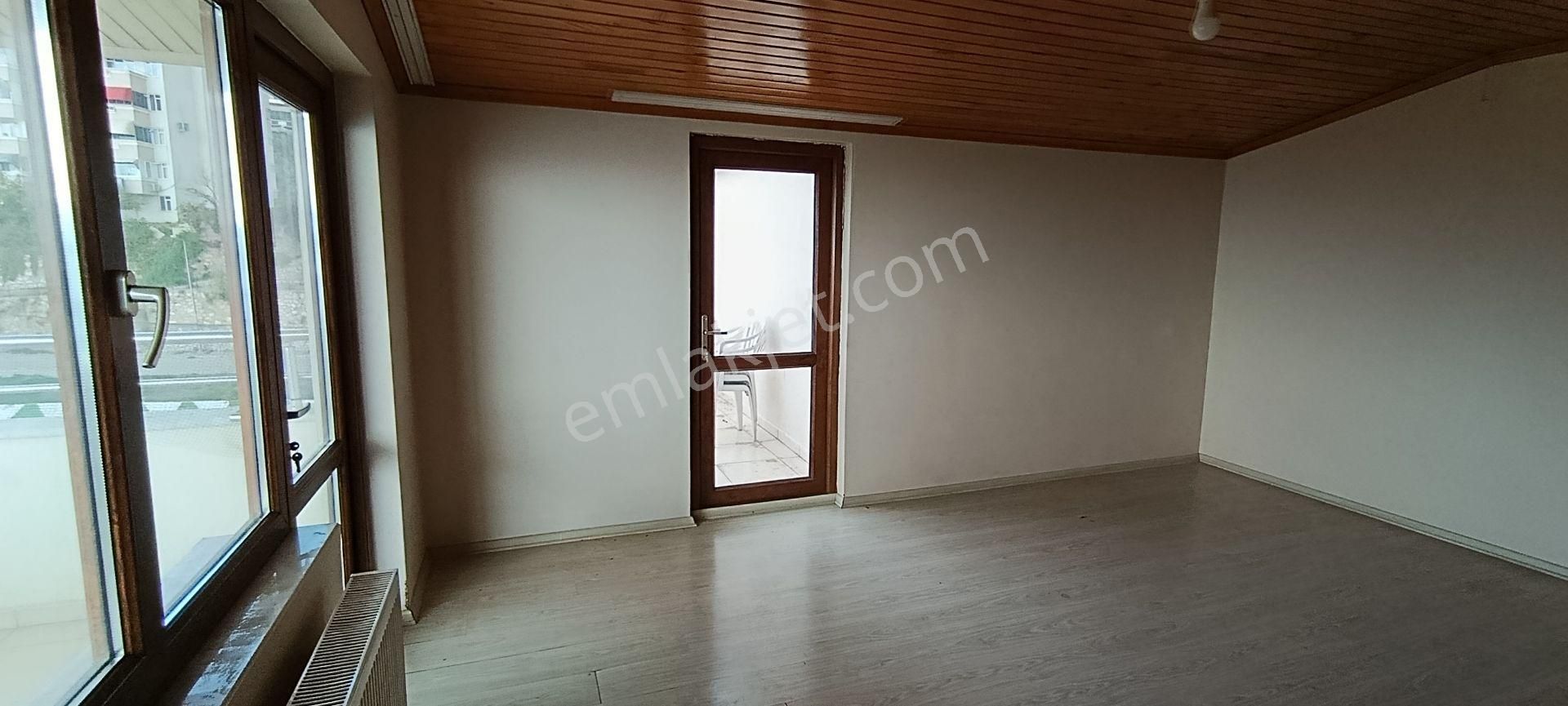 Gemlik Cumhuriyet Mah.de 2+1 Kiralık Daire Deniz Manzaralı Cad.yakın Asansörlü - Görsel 7