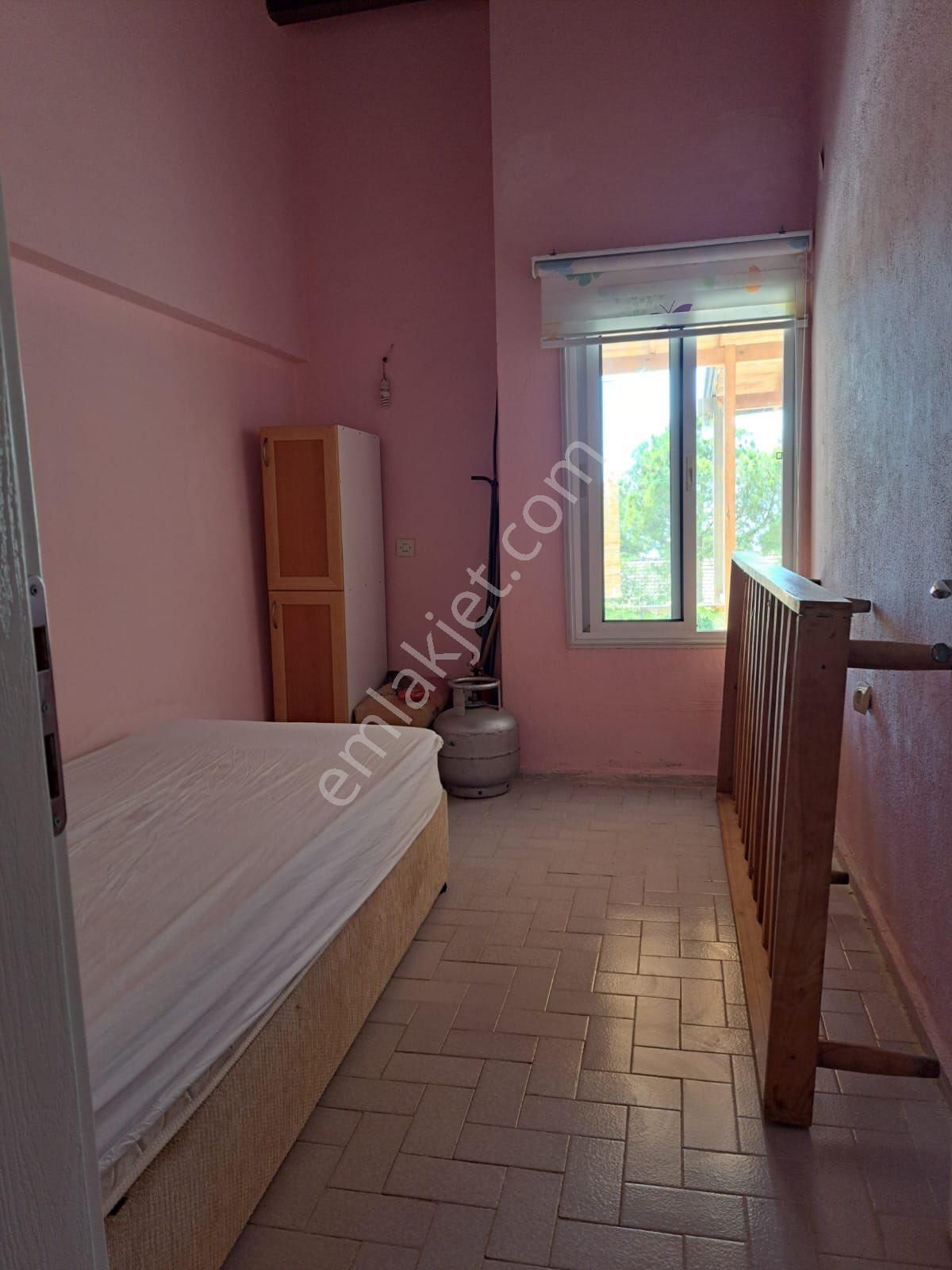 Seferihisar Doğanbey Site İçerisinde Deniz Tarafında Satılık 3 + 1 Tek Müstakil Geniş Bahçeli Villa - Görsel 5