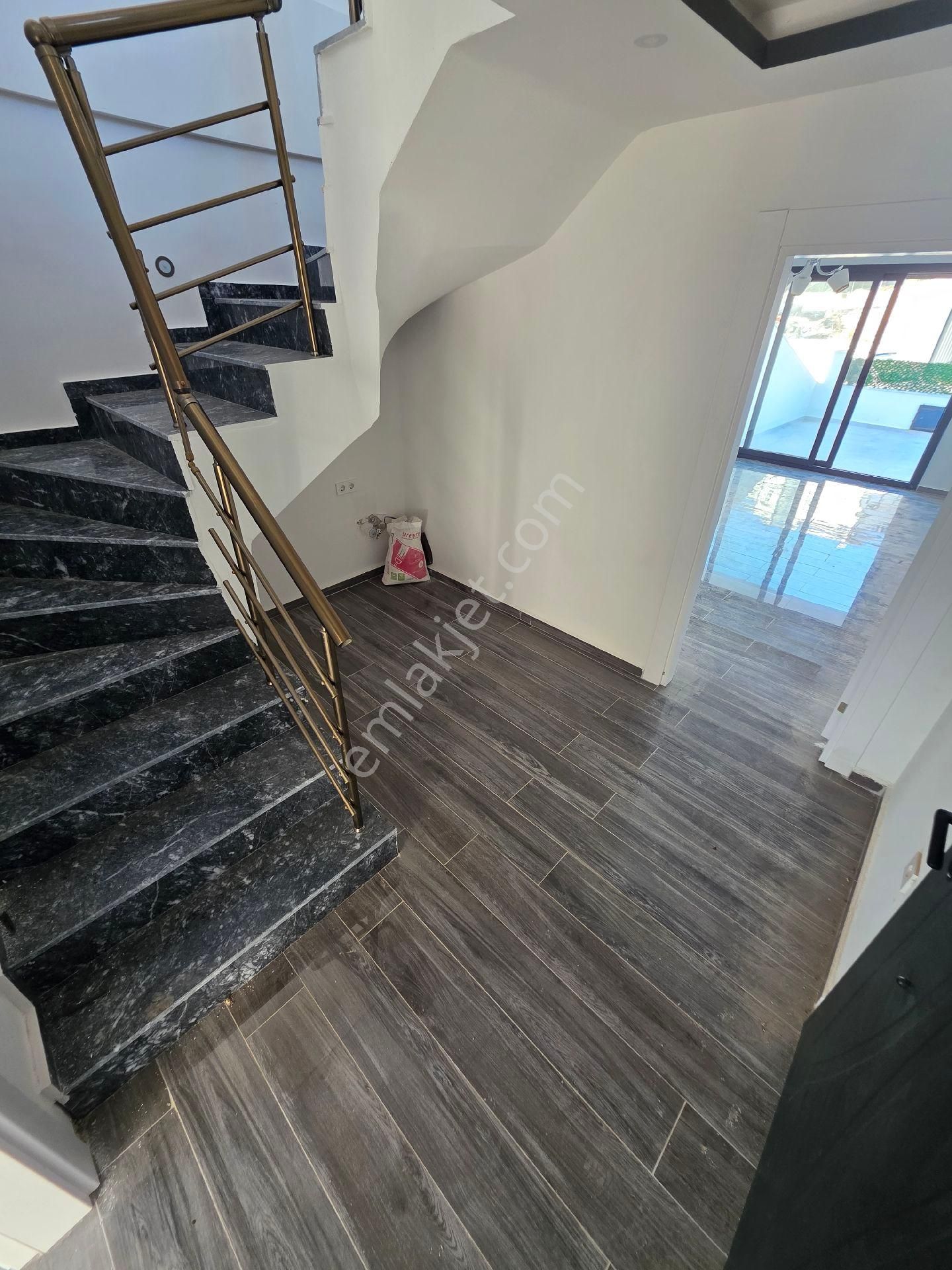 🏡 Aydın Didim Hisar Mahallesi’nde Satılık 1 Adet Ayrı Mutfak Tripleks Villa! 🏡 - Görsel 5