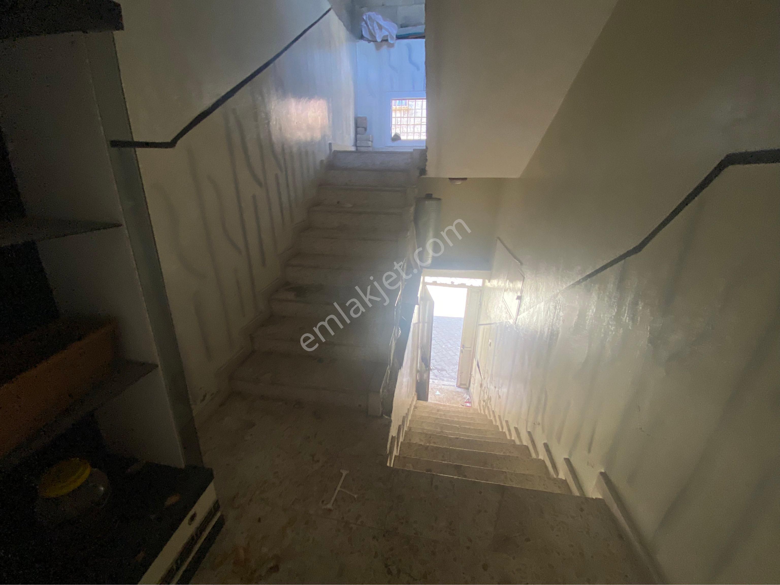 İstiklal De 2 Kat 1 Bodrum+ 1 Adet Garaj.3 Cepheli,135m - Görsel 11