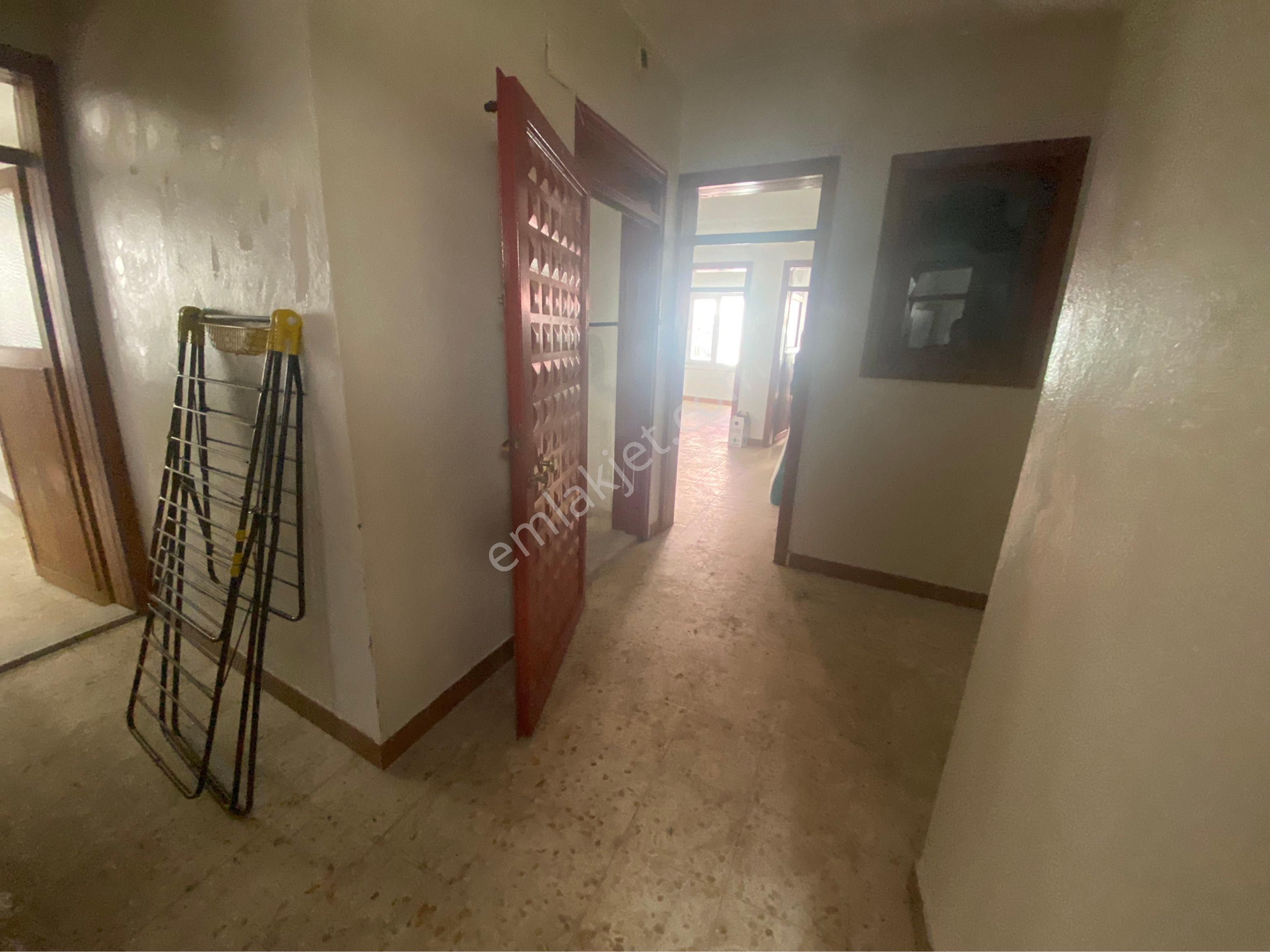 İstiklal De 2 Kat 1 Bodrum+ 1 Adet Garaj.3 Cepheli,135m - Görsel 20