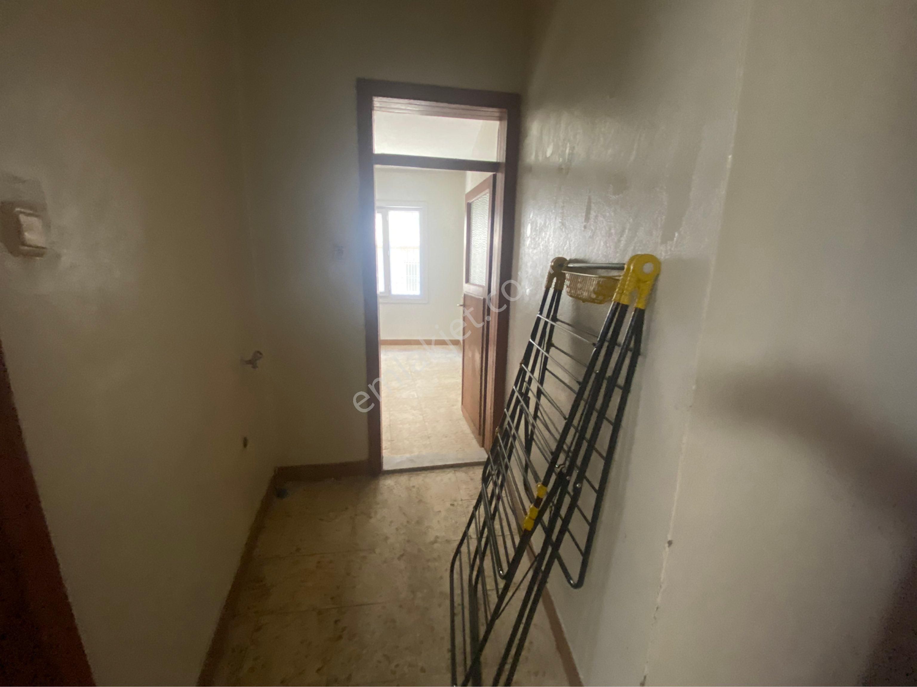 İstiklal De 2 Kat 1 Bodrum+ 1 Adet Garaj.3 Cepheli,135m - Görsel 19