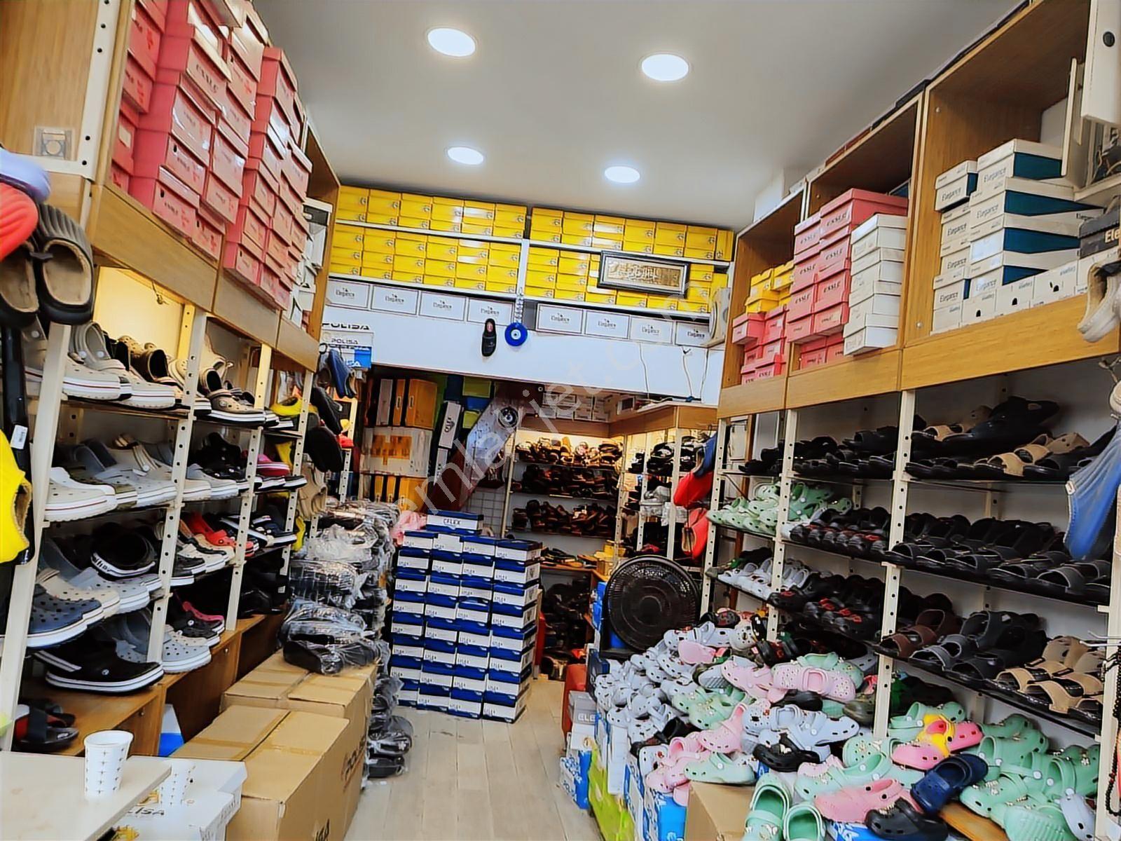 İzmir Kemeraltında Üç Katlı Satılık Dükkan... - Görsel 4