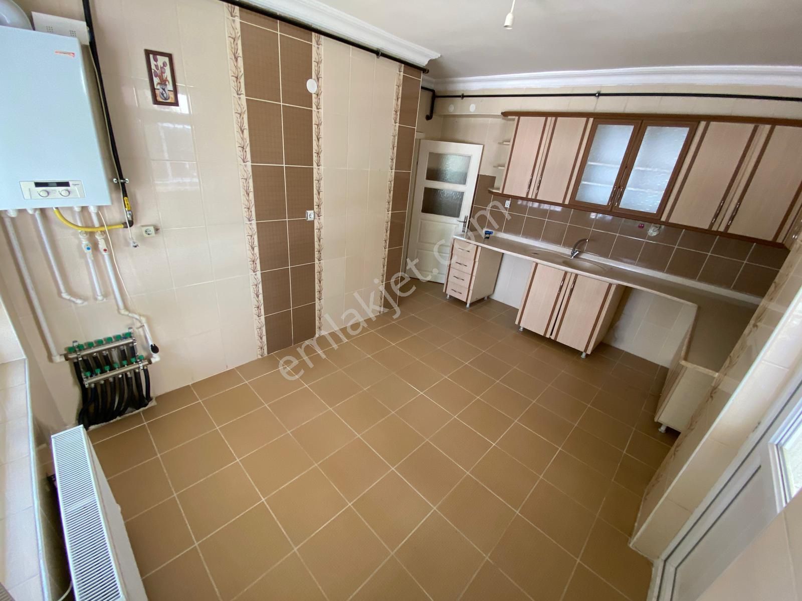 Senem'den 1246. Sokakta 3+1 Yüksek Giriş Kiralık - Görsel 4