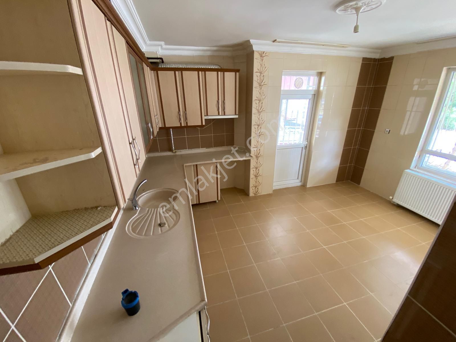 Senem'den 1246. Sokakta 3+1 Yüksek Giriş Kiralık - Görsel 2