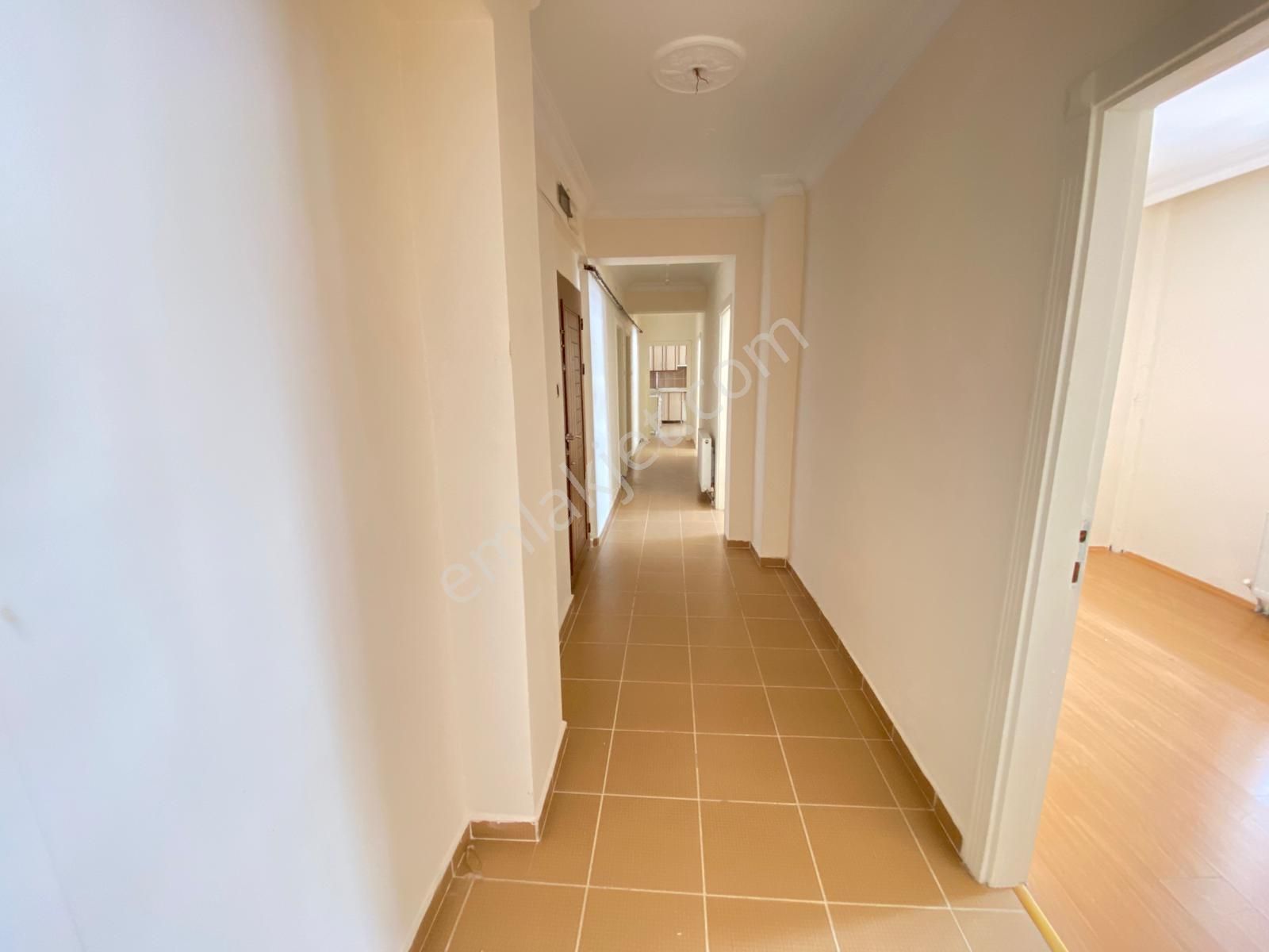 Senem'den 1246. Sokakta 3+1 Yüksek Giriş Kiralık - Görsel 12