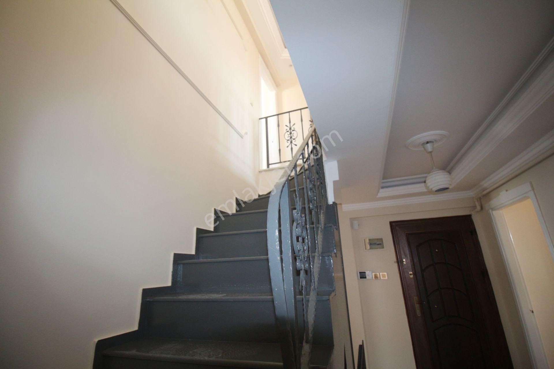 Arga'dan Buca Çevikbir'de 5+1 Teraslı Kiralık Dubleks Daire - Görsel 9