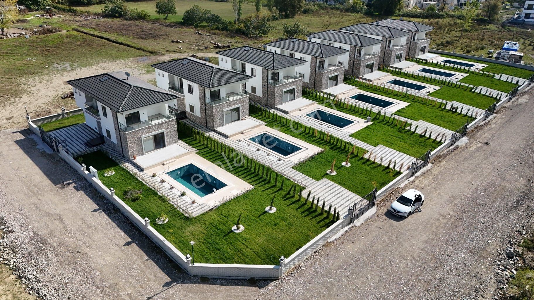 Mahmut İşler'den Akçayda 600 M2 Arsa İçinde 3+1 Havuzlu Lüks Villa - Görsel 29