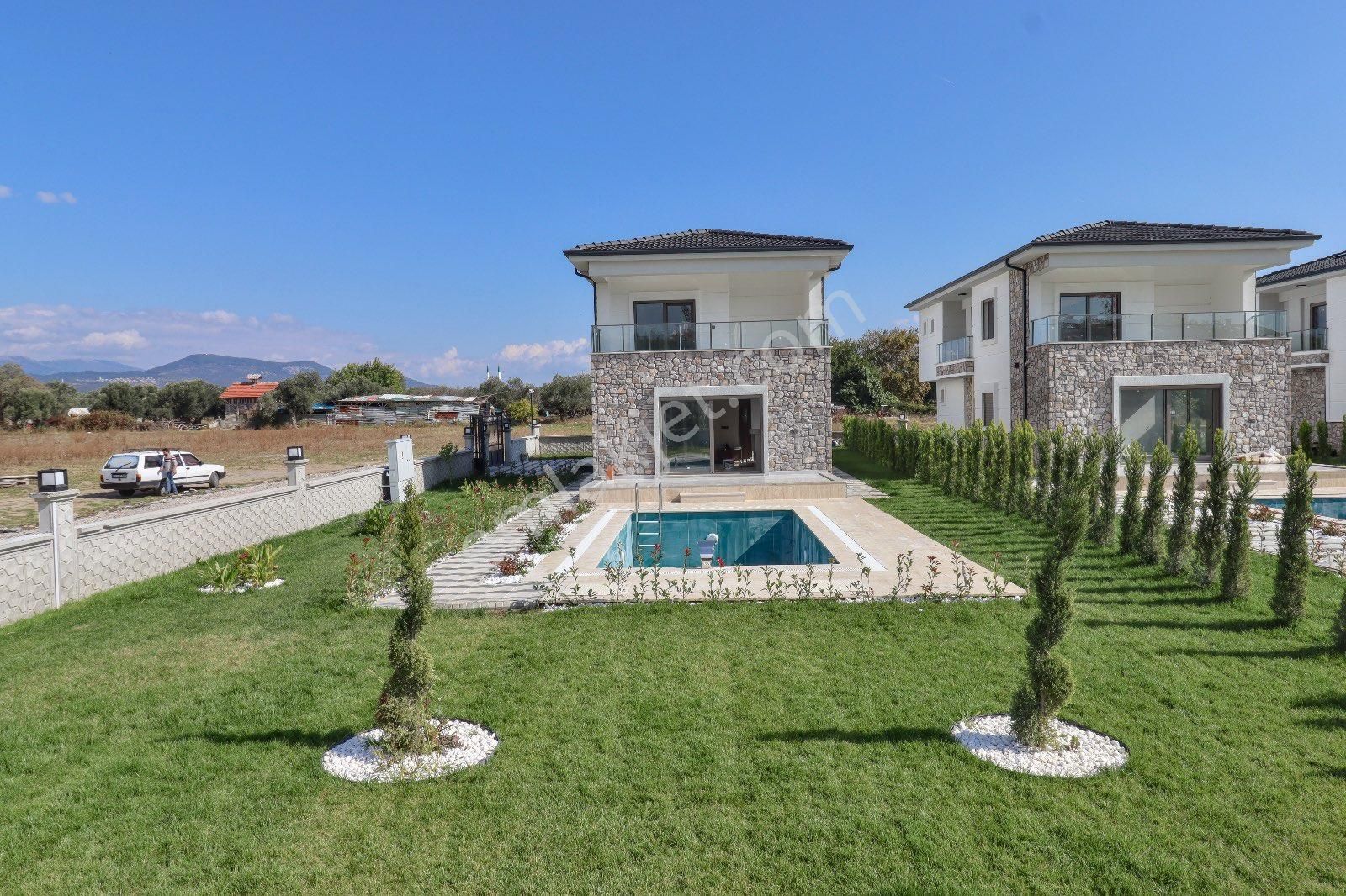 Mahmut İşler'den Akçayda 600 M2 Arsa İçinde 3+1 Havuzlu Lüks Villa - Görsel 4