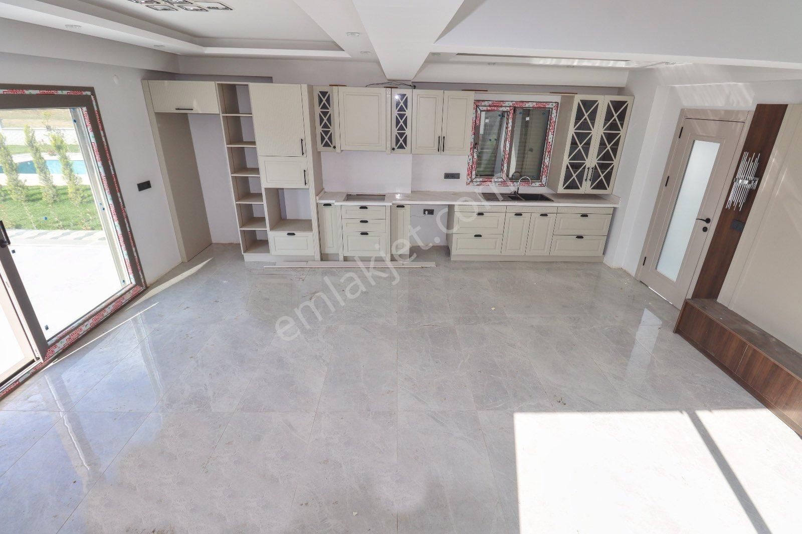 Mahmut İşler'den Akçayda 600 M2 Arsa İçinde 3+1 Havuzlu Lüks Villa - Görsel 6