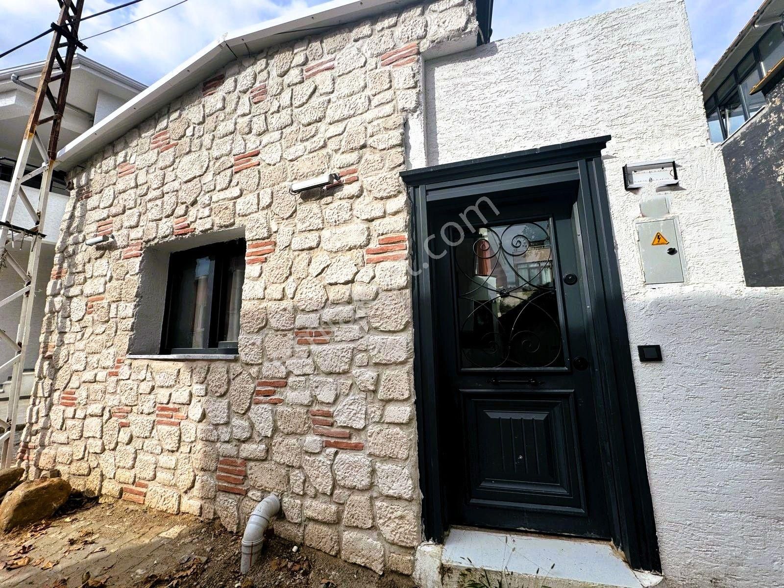 Uygar'dan Edremit Kızılkeçili De Muhteşem Lüks Eşyalı Müstakil Ev Daire