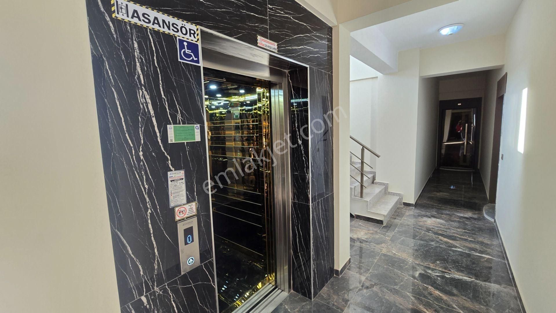 Altıntaşta Havuzlu/iskanlı Binada Katta 1+1 Daire -krediye Uygun - Görsel 5