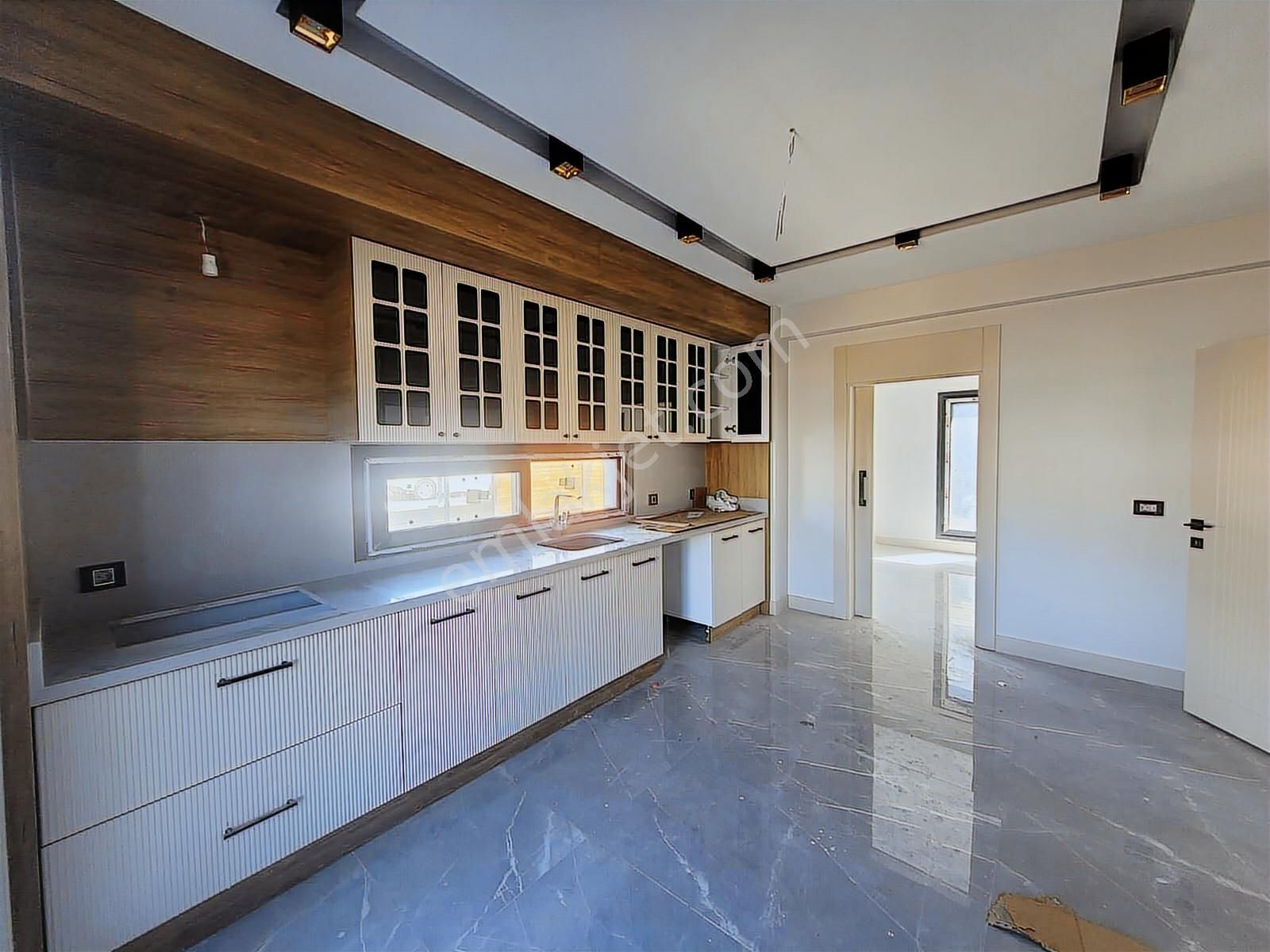 Erkilet General Emir Mahallesi Satılık 2 Kat 3+1 Villa - Görsel 3