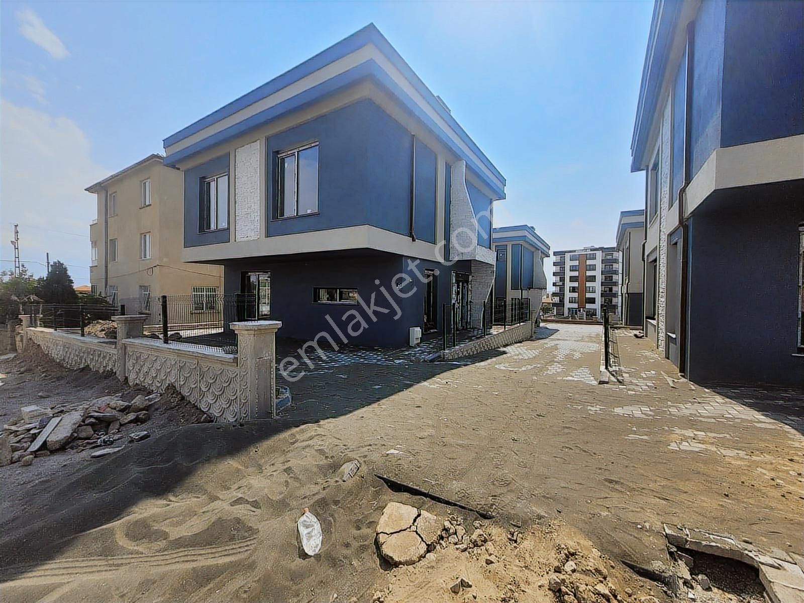 Erkilet General Emir Mahallesi Satılık 2 Kat 3+1 Villa