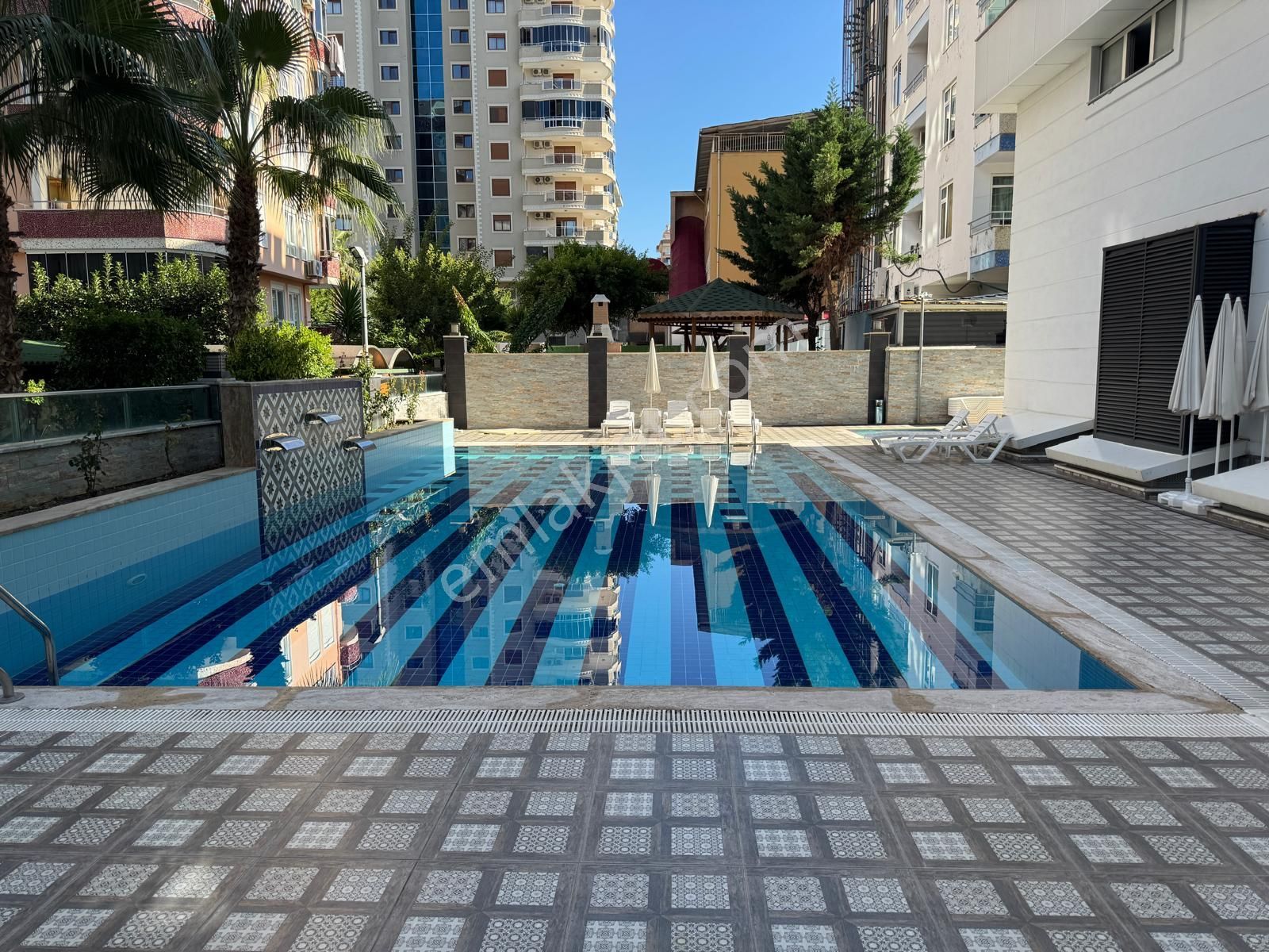 Emlaknomi'den Mahmutlar Barbaros Satılık 1+1 Eşyalı Arakat Denize 200 Metre Mesafede Açık Havuz - Görsel 18