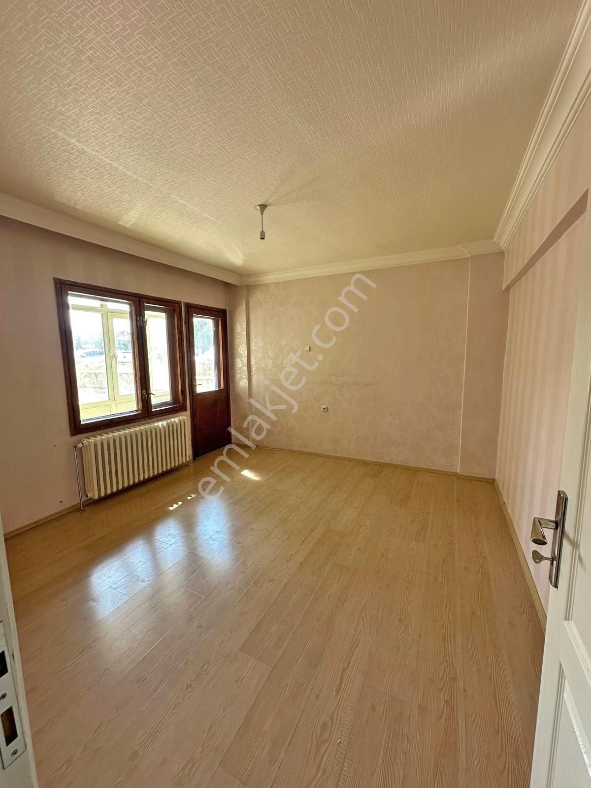 Afyon Üçok Emlaktan İstiklal Mah Satılık 1 Kat 3+1 Lüx Daire - Görsel 18