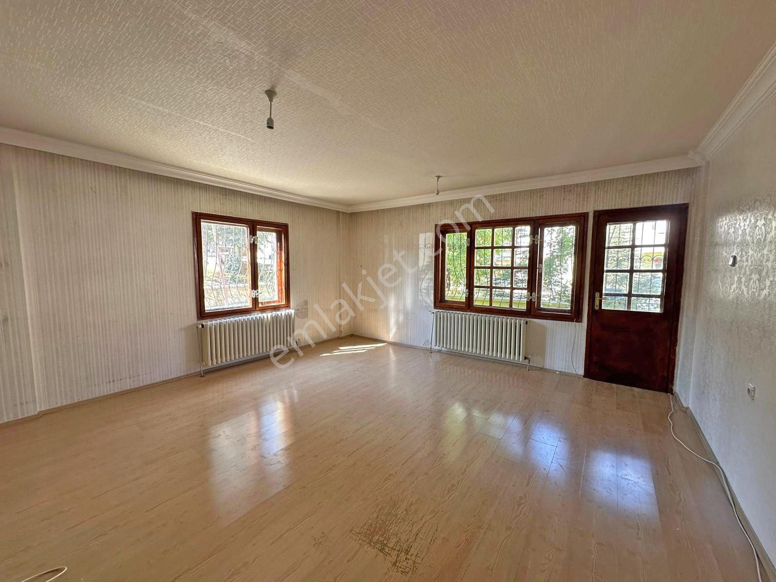 Afyon Üçok Emlaktan İstiklal Mah Satılık 1 Kat 3+1 Lüx Daire - Görsel 20