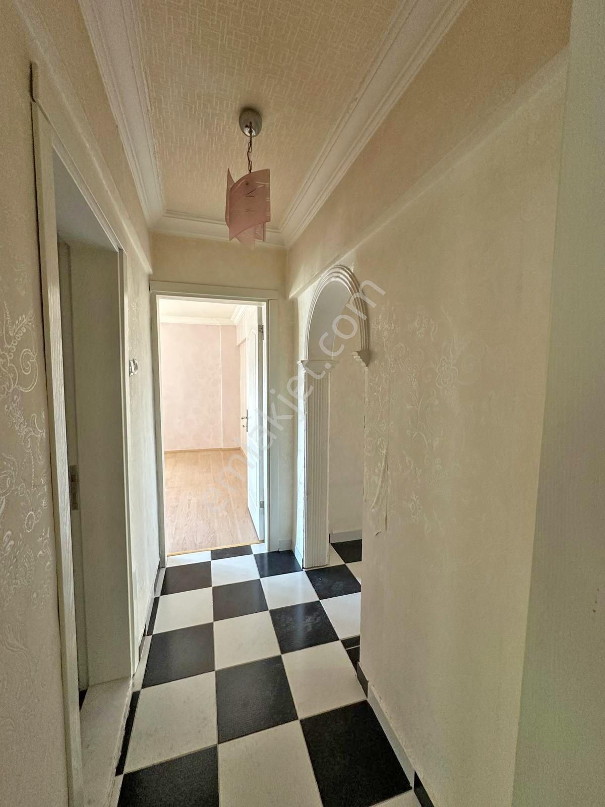 Afyon Üçok Emlaktan İstiklal Mah Satılık 1 Kat 3+1 Lüx Daire - Görsel 8