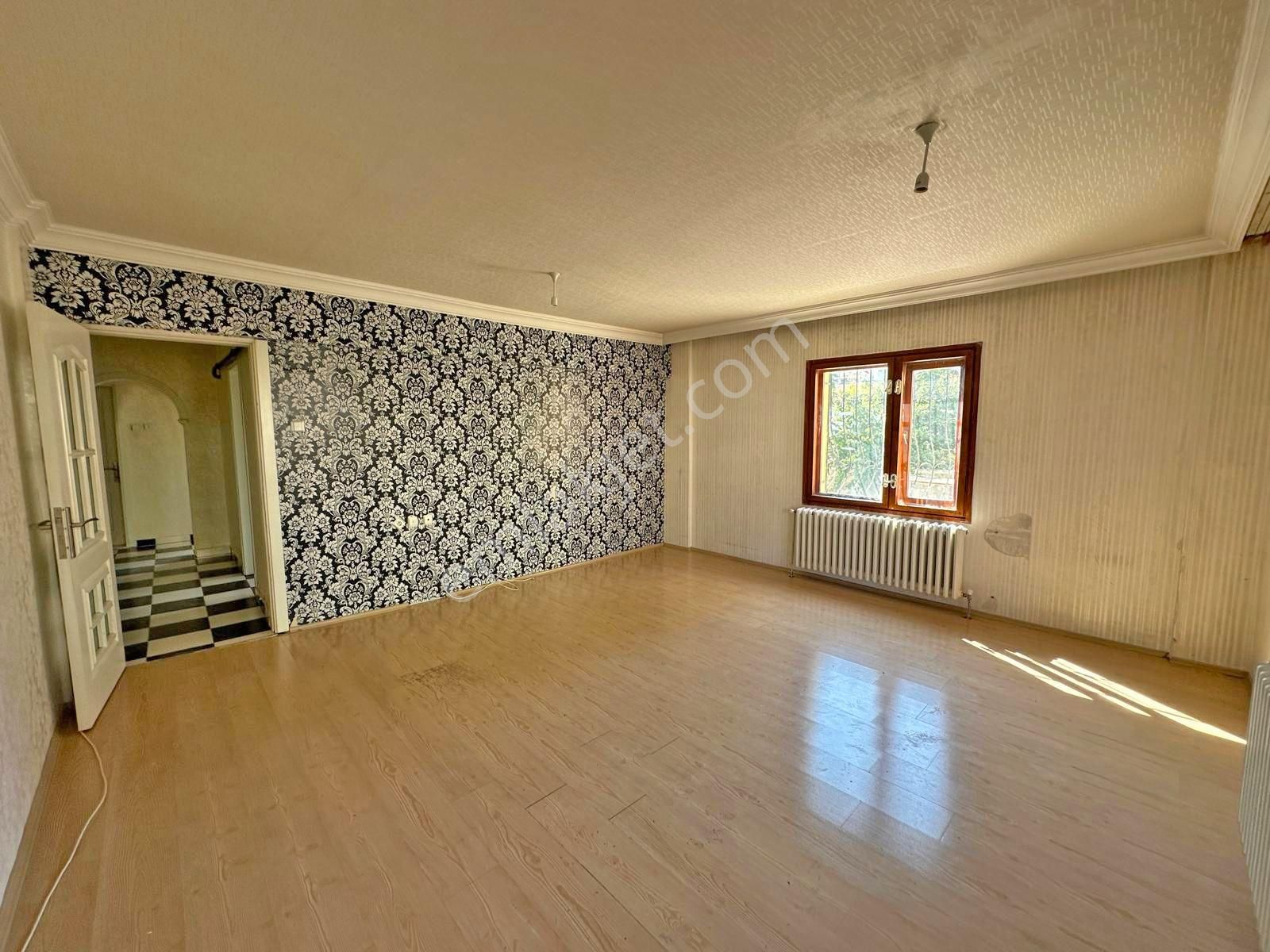 Afyon Üçok Emlaktan İstiklal Mah Satılık 1 Kat 3+1 Lüx Daire - Görsel 15