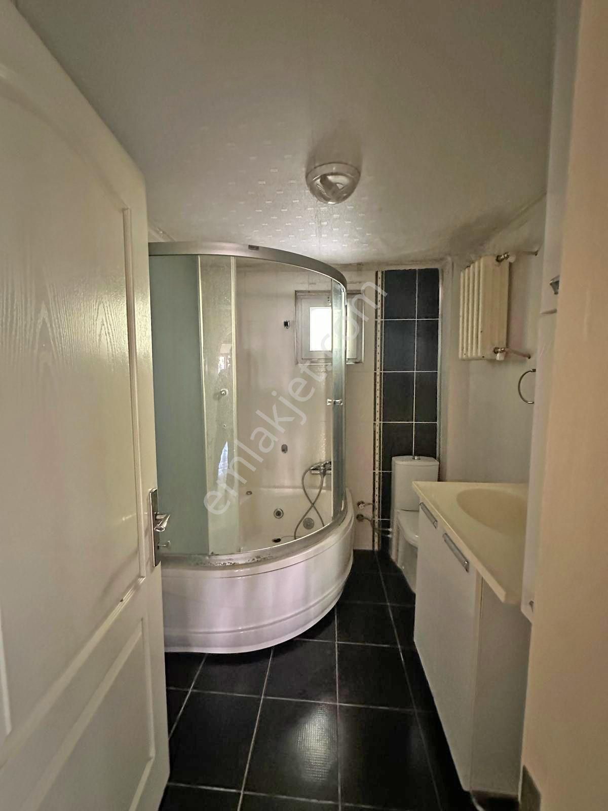 Afyon Üçok Emlaktan İstiklal Mah Satılık 1 Kat 3+1 Lüx Daire - Görsel 13