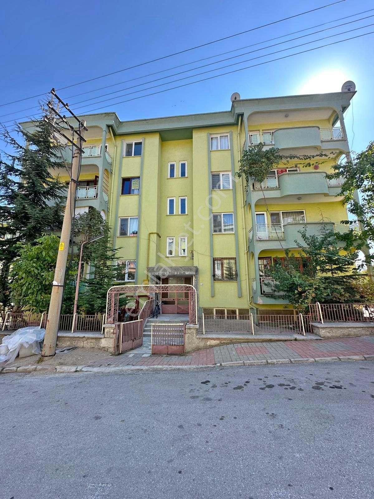 Afyon Üçok Emlaktan İstiklal Mah Satılık 1 Kat 3+1 Lüx Daire - Görsel 2