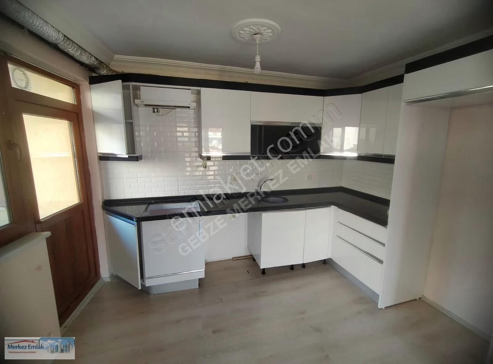 Merkez Emlâk Armağan'dan 2+1 2 .kat Asansörlü Ve İskanlı Daire