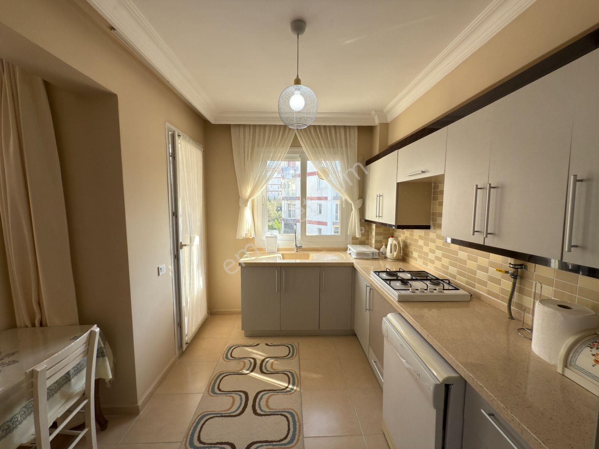 Kuşadası Değirmendere Ahmet Cengiz Sitesi'nde Satılık Temiz Ve Bakımlı 2+1 Daire - Görsel 13