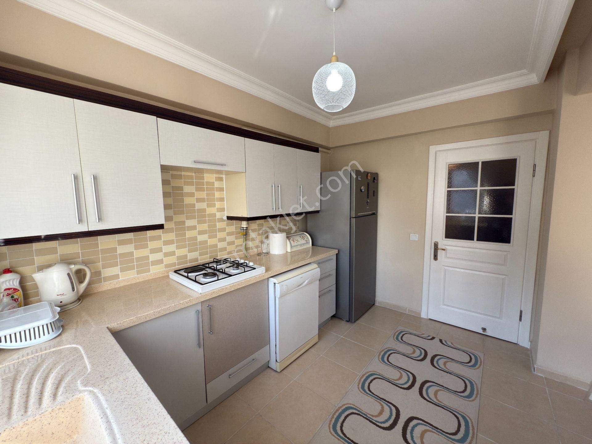 Kuşadası Değirmendere Ahmet Cengiz Sitesi'nde Satılık Temiz Ve Bakımlı 2+1 Daire - Görsel 12