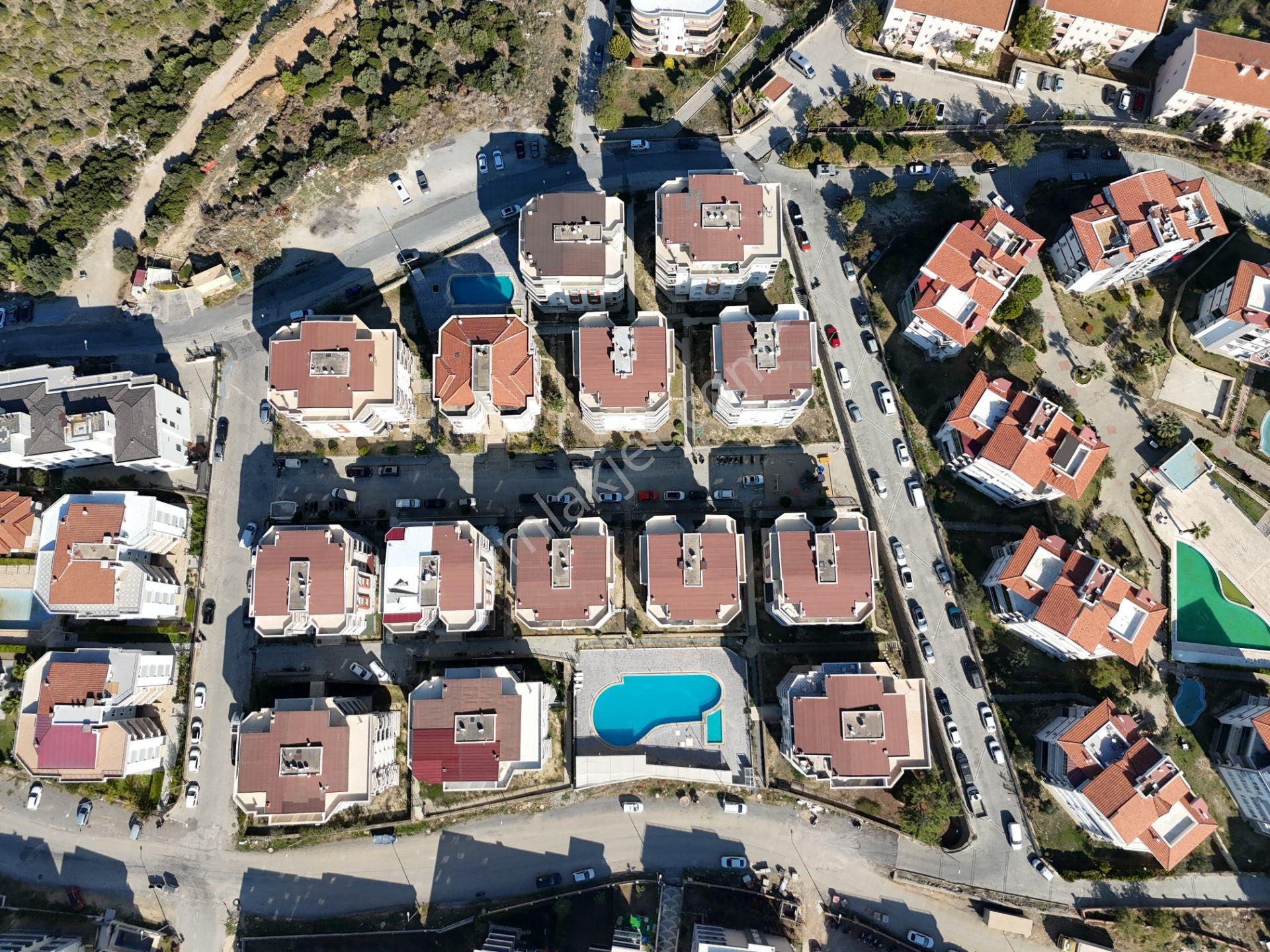 Kuşadası Değirmendere Ahmet Cengiz Sitesi'nde Satılık Temiz Ve Bakımlı 2+1 Daire - Görsel 5