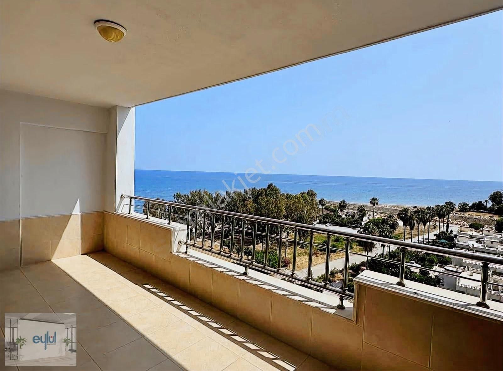 Çeşmelide Denize Sıfır Lüks Eşyalı 3+1 Yazlık Daire - Görsel 9