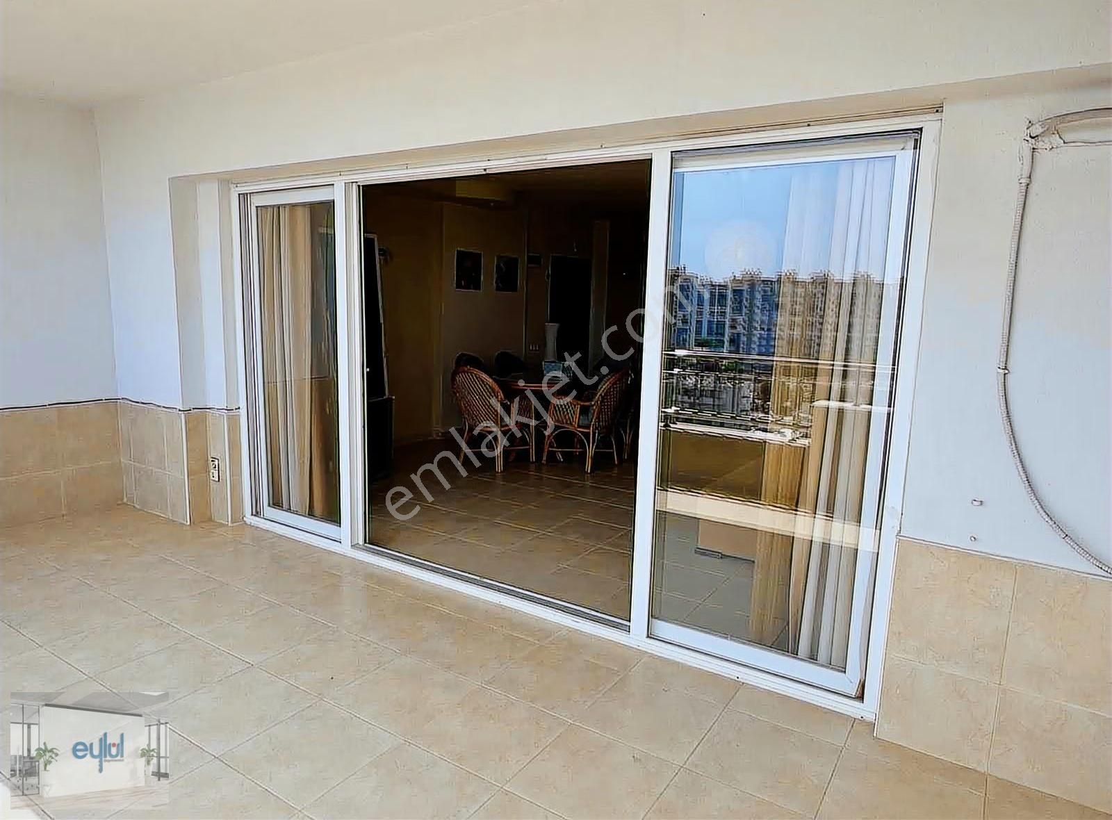 Çeşmelide Denize Sıfır Lüks Eşyalı 3+1 Yazlık Daire - Görsel 4