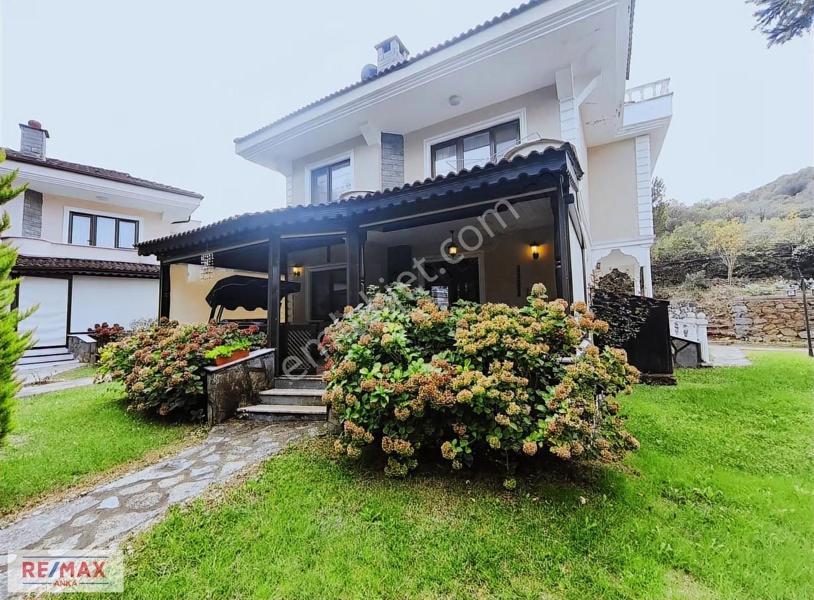 Şile'de Havuzlu Site İçerisinde Satılık 4+1 Müstakil Villa - Görsel 9