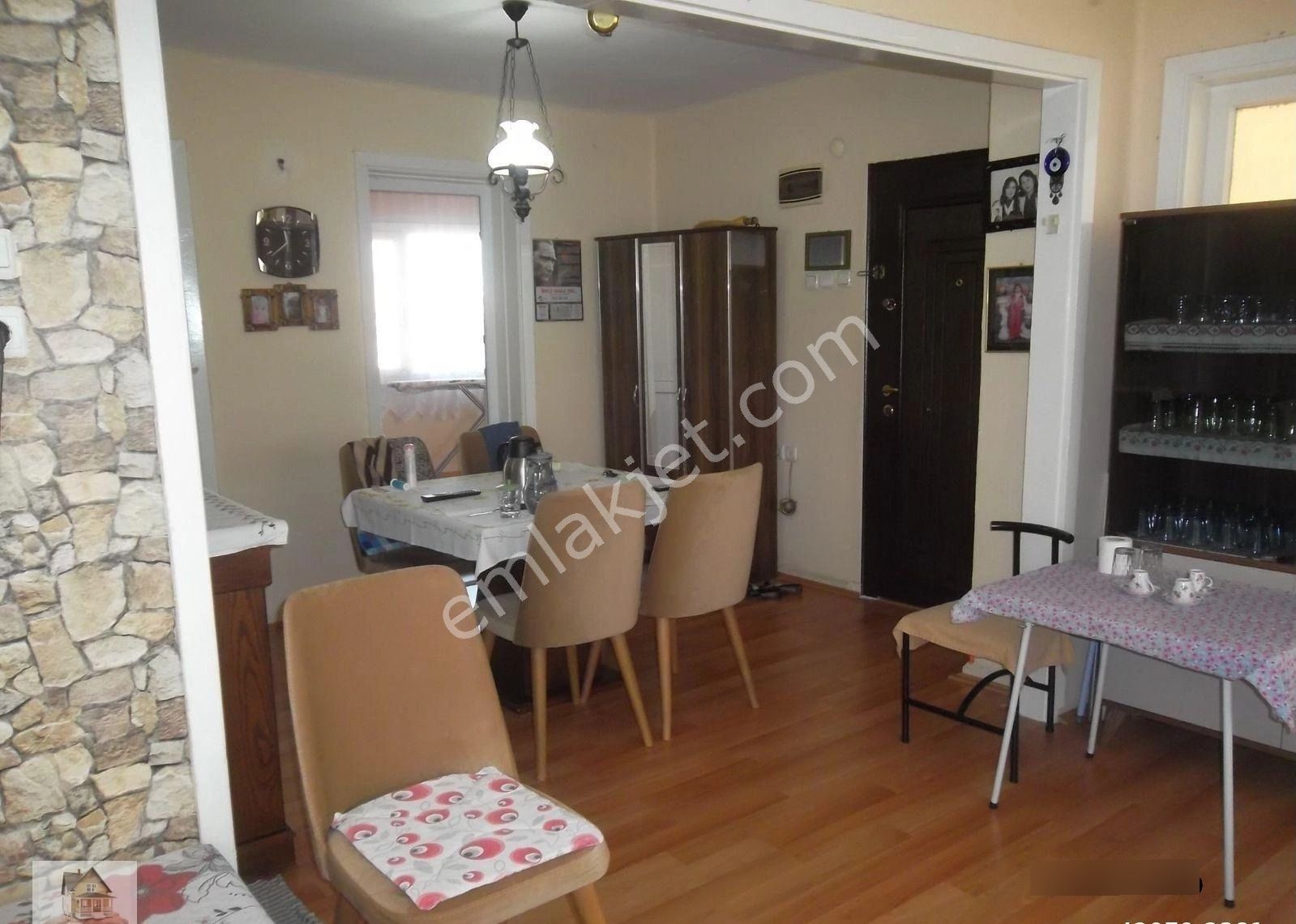 Halil Rıfat Caddesi Üzerinde Bakımlı Daire - Görsel 2