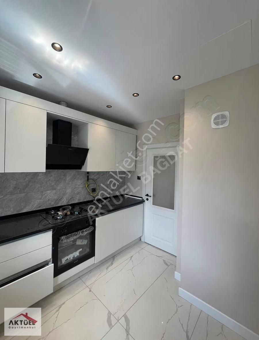 Suadiye'de Bağdat'a Yakın Sıfır Binada 100 M2 Balkonlu Lüx 2+1 - Görsel 5