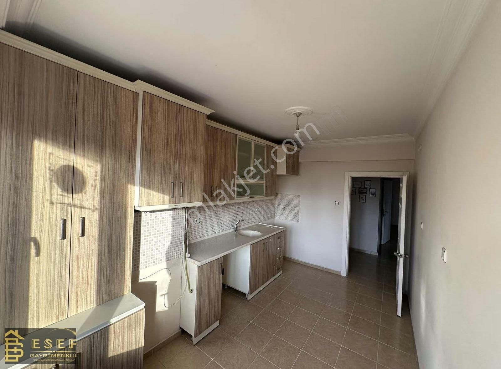 Millet Mah.derya Caddesi Üzerinde 3+1 Ara Kat Kiralık Daire - Görsel 18