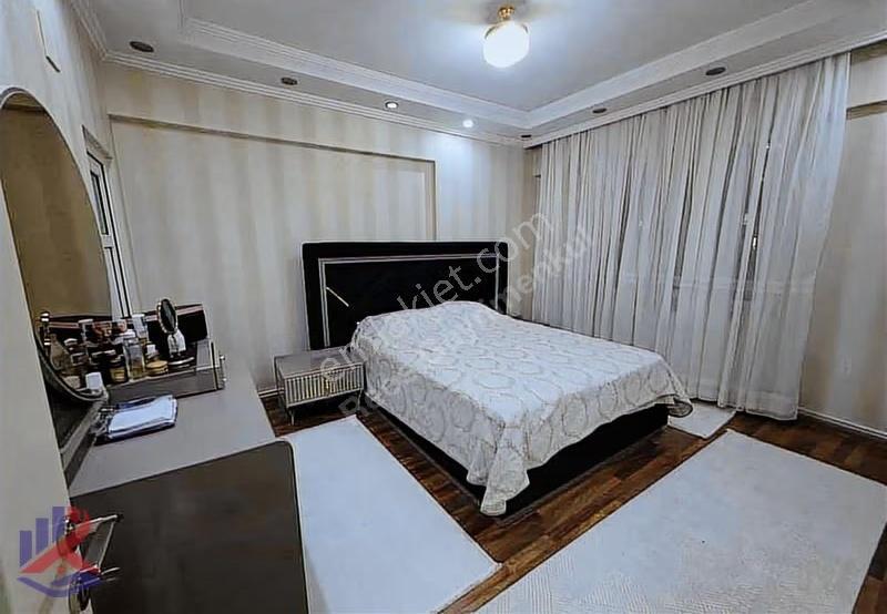 Reos Gayrimenkulden Tekzen Arkası Site İçindi Satılık 180m²daire - Görsel 2