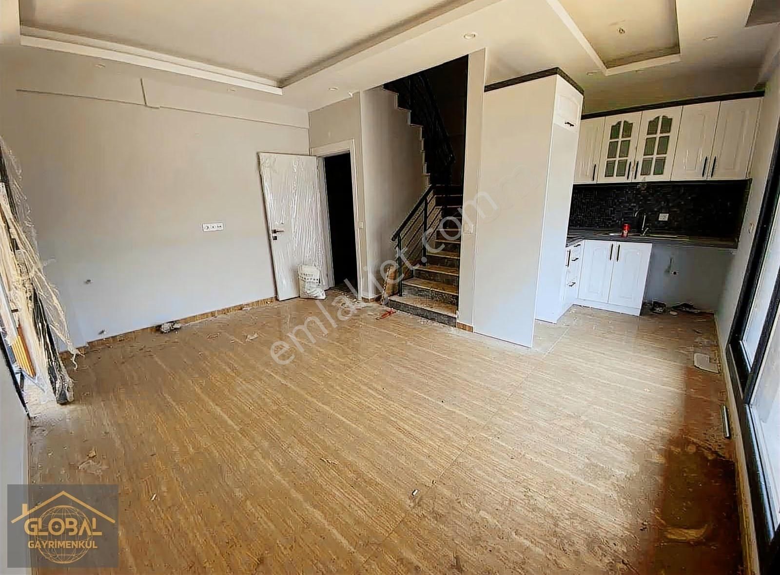 Global'den Denize 300 Metre Büyük Bahçeli Uygun Fiyatlı Villa - Görsel 3